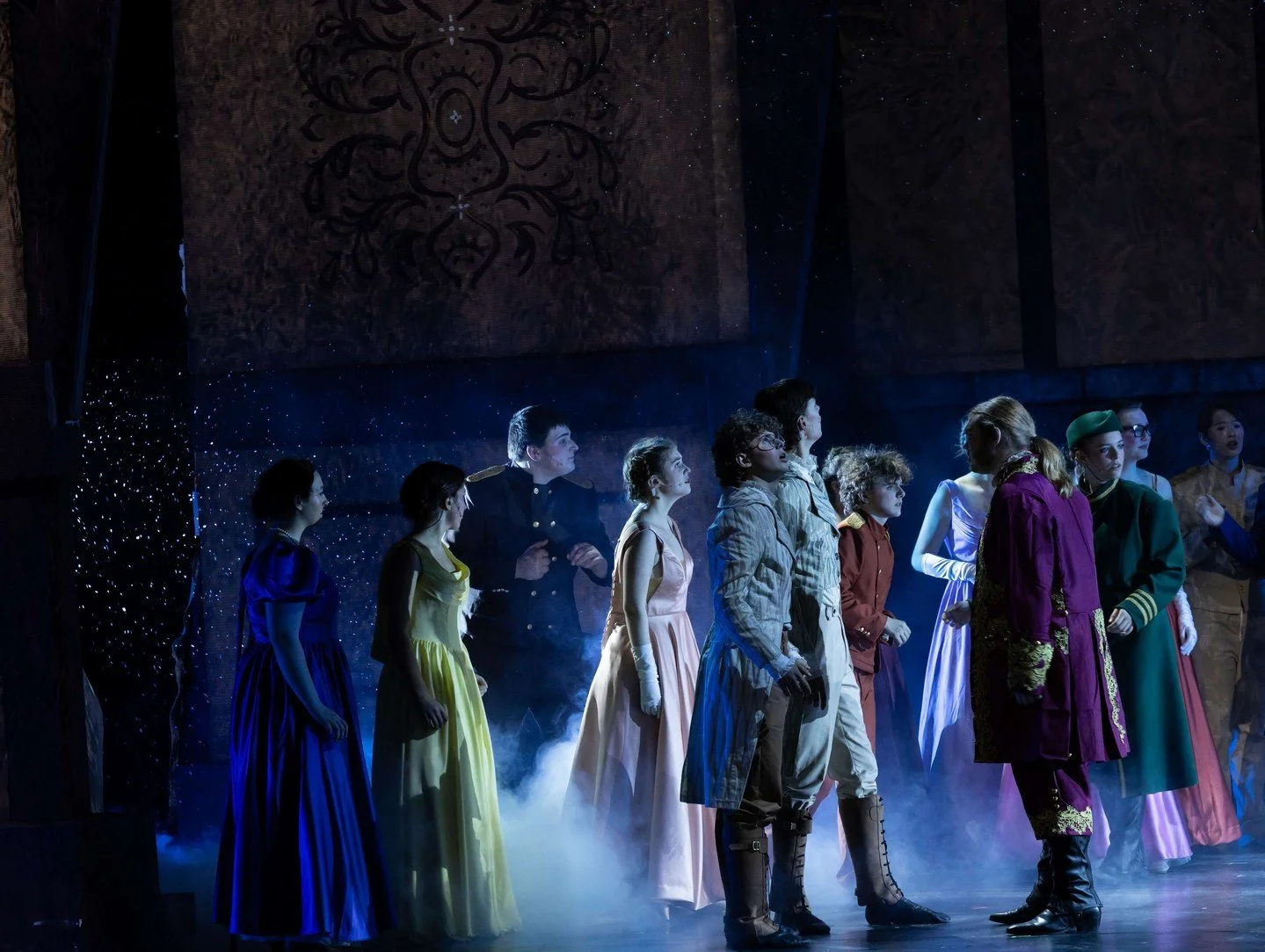 It&rsquo;s showtime. ❄️👑

The lights are up.
The curtain is ready.
Arendelle is waiting.

We can&rsquo;t wait to share this moment with you.