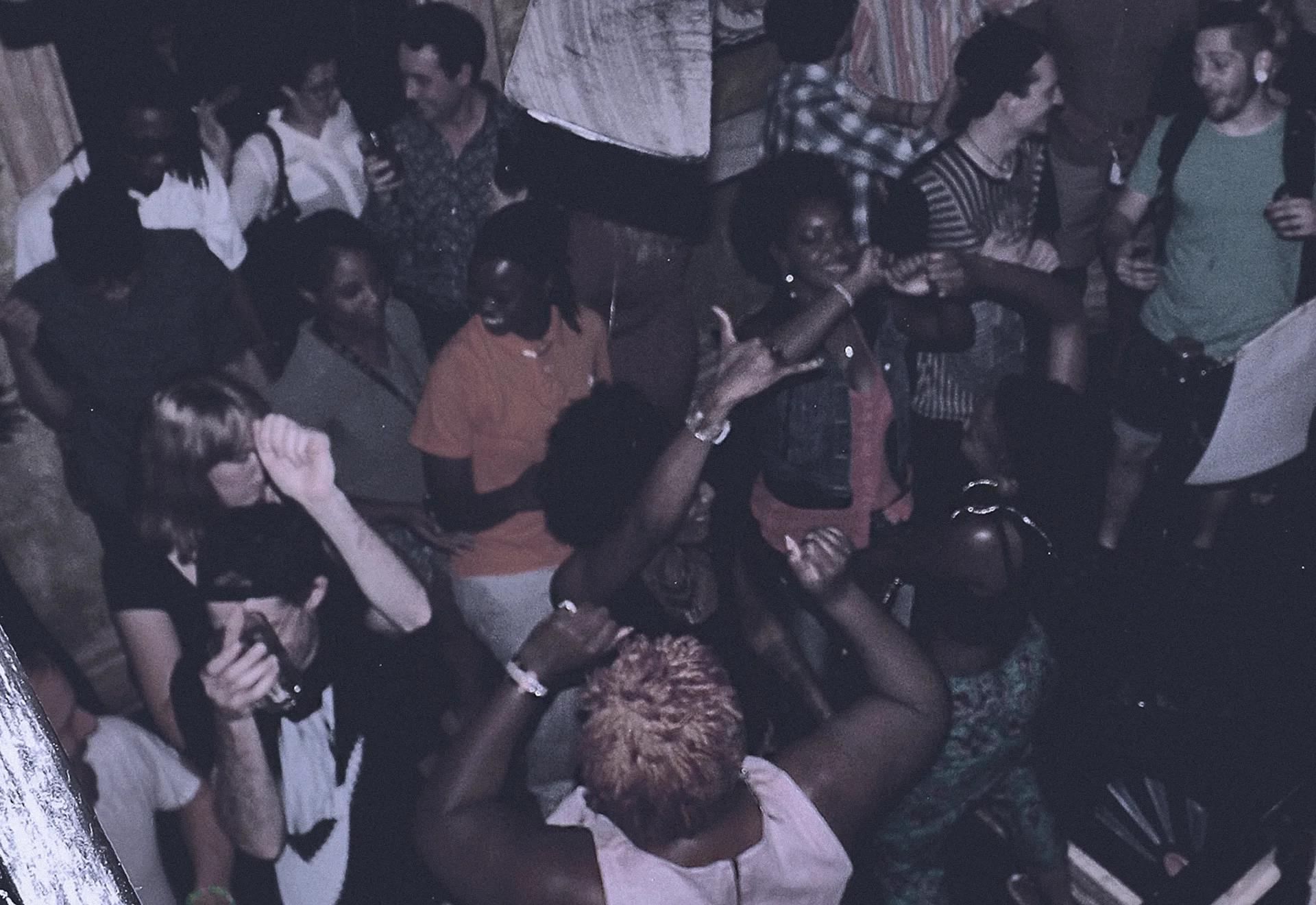 fe-dtl-crowd.jpg