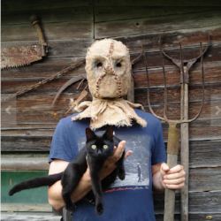 LB - Image - Horror Lounge - Merch - mask-scarecrow-cutting-horror-halloween.png
