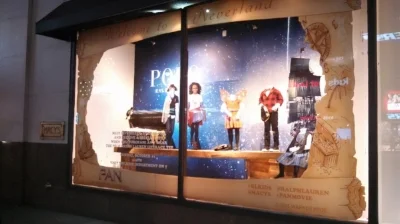 MacysWindow_PoloKidsPAN_3.jpg