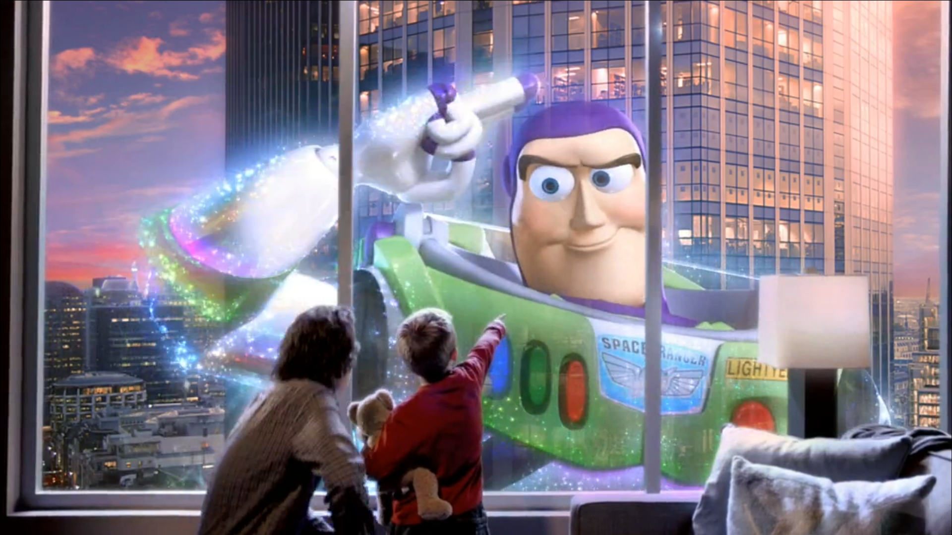 Disneyland Giants Buzz.png