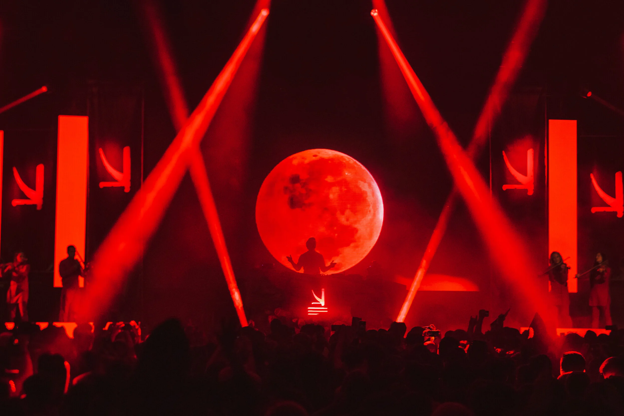 KSHMR Webmoon-1.jpg