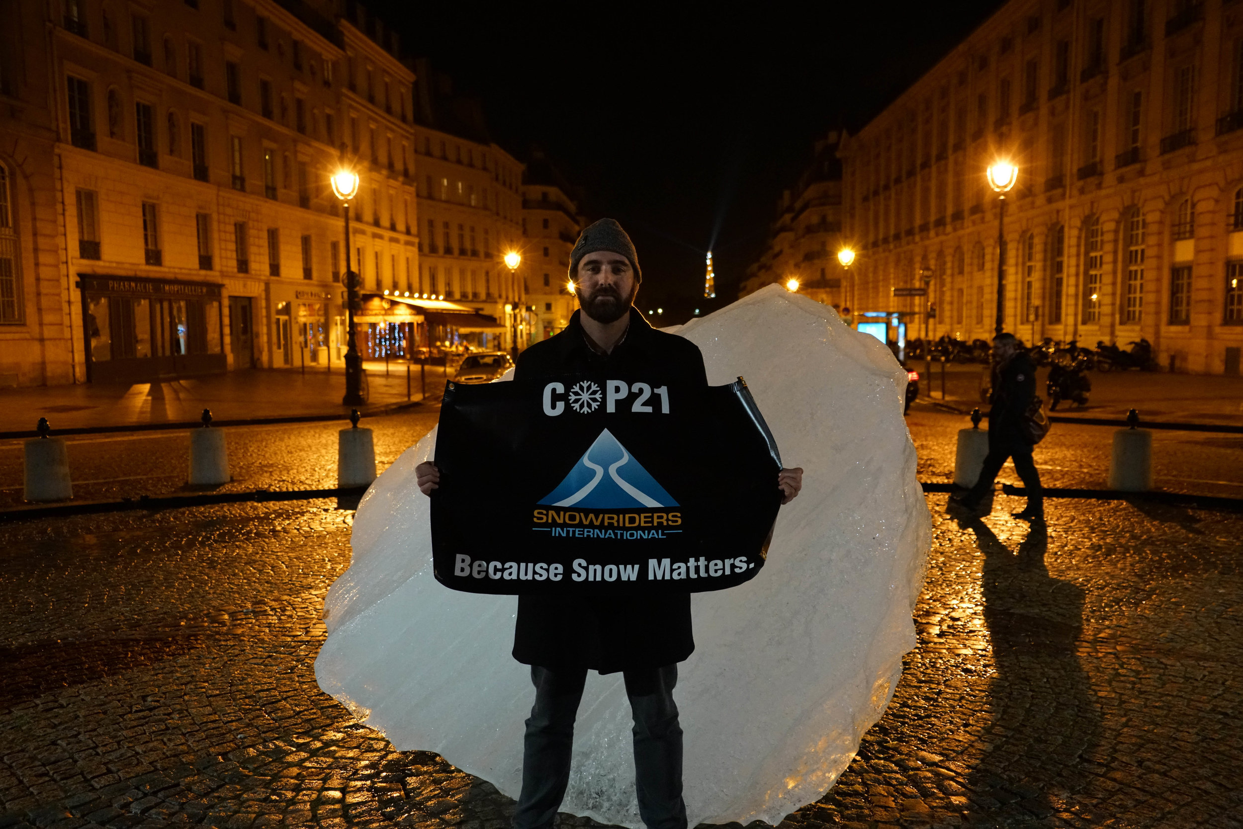 COP21 Iceberg shard SNO.jpg