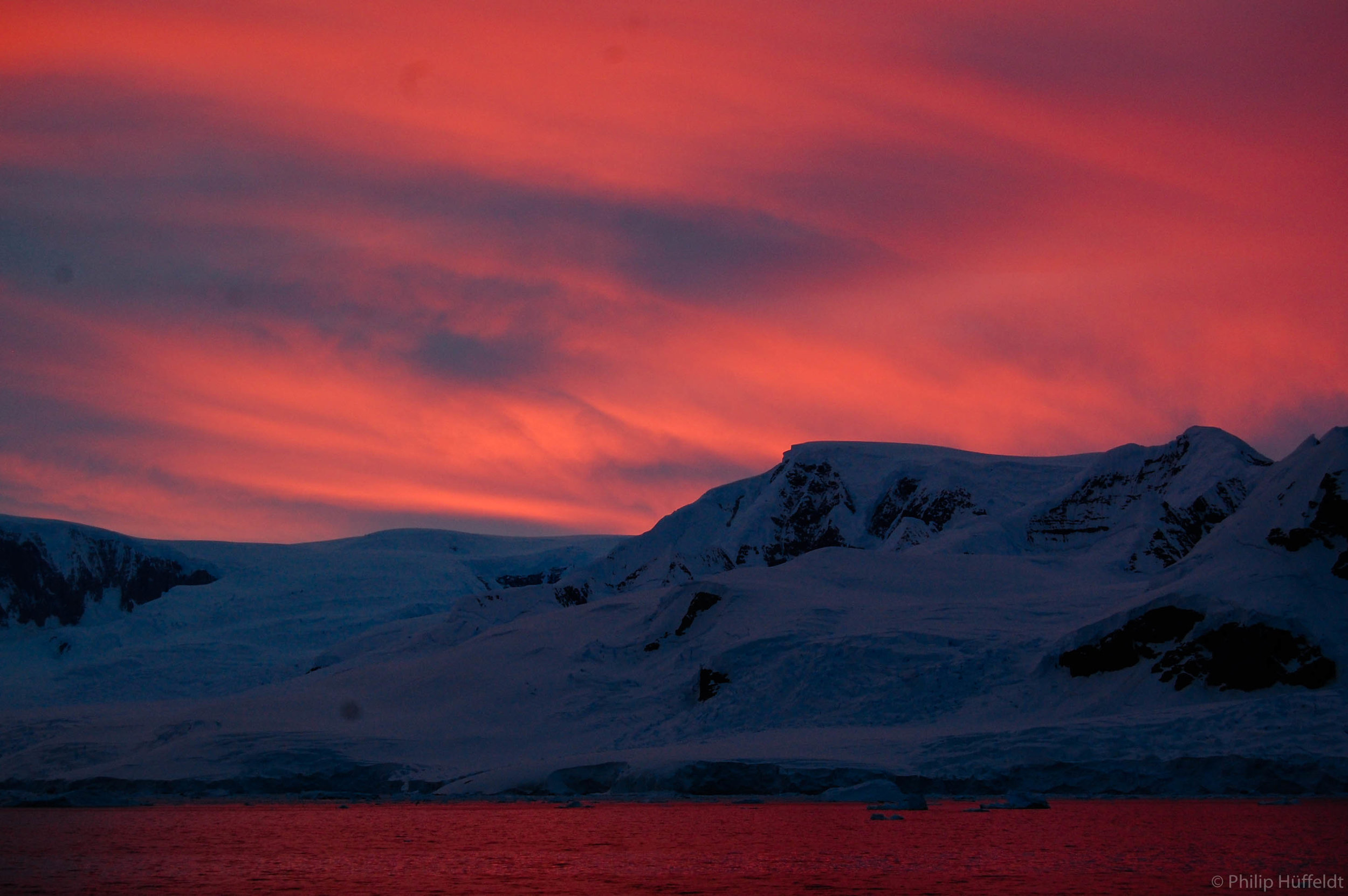 Antartica red sunset.jpg
