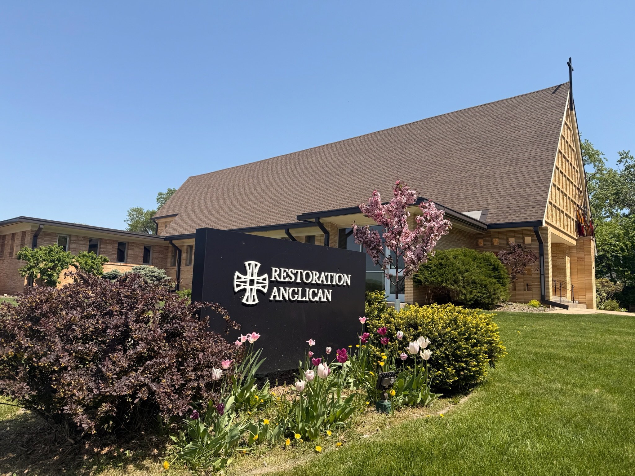 Please join us this Sunday, June 8 from 6-8pm for our mission-focused Justice and Mercy Conversation. This week will centered around the good work members of our congregation are doing to aid refugees, and share ways you can get involved in their min