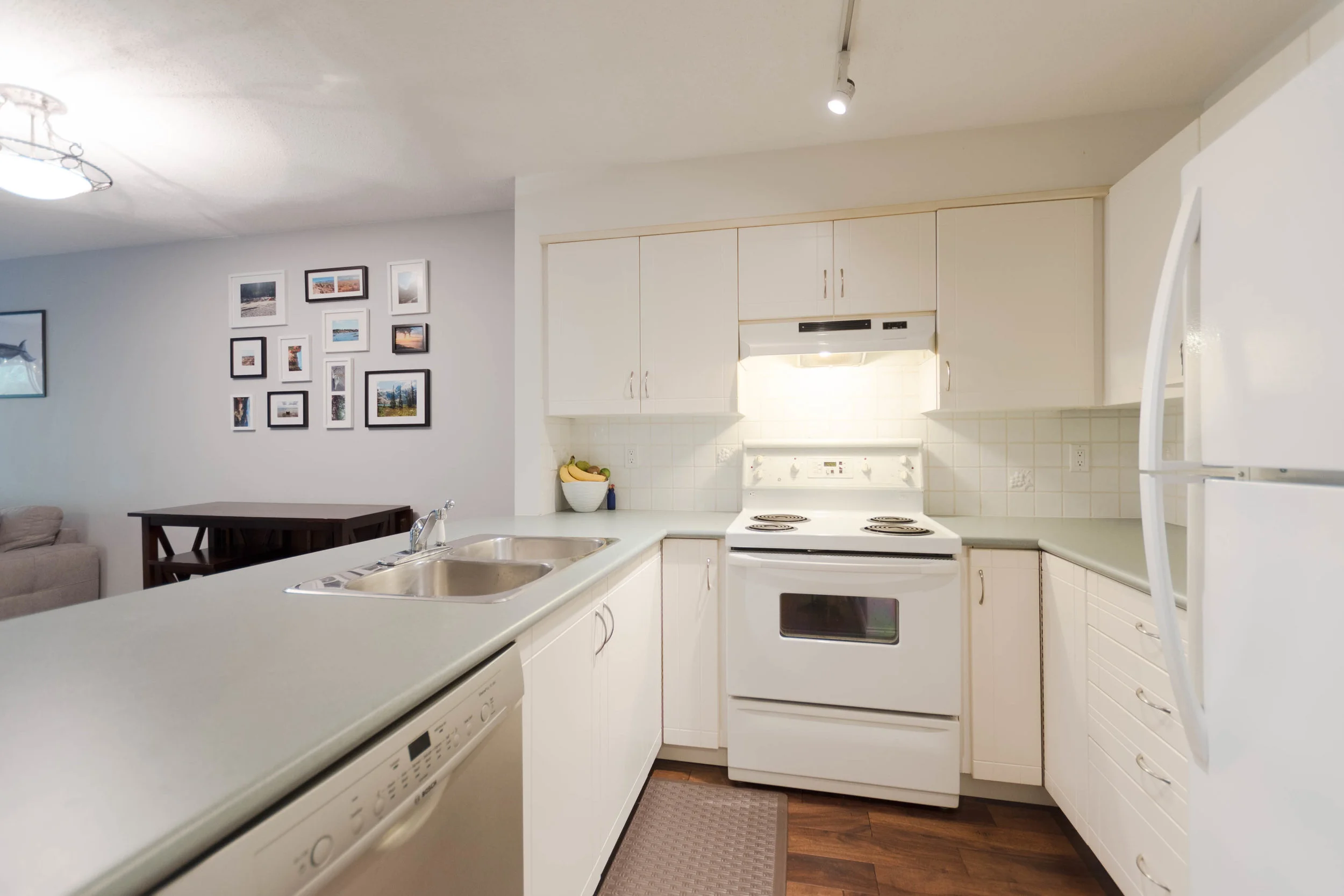 206 3099 Terravista Pl Port-print-010-21-Kitchen-3936x2624-300dpi.jpg