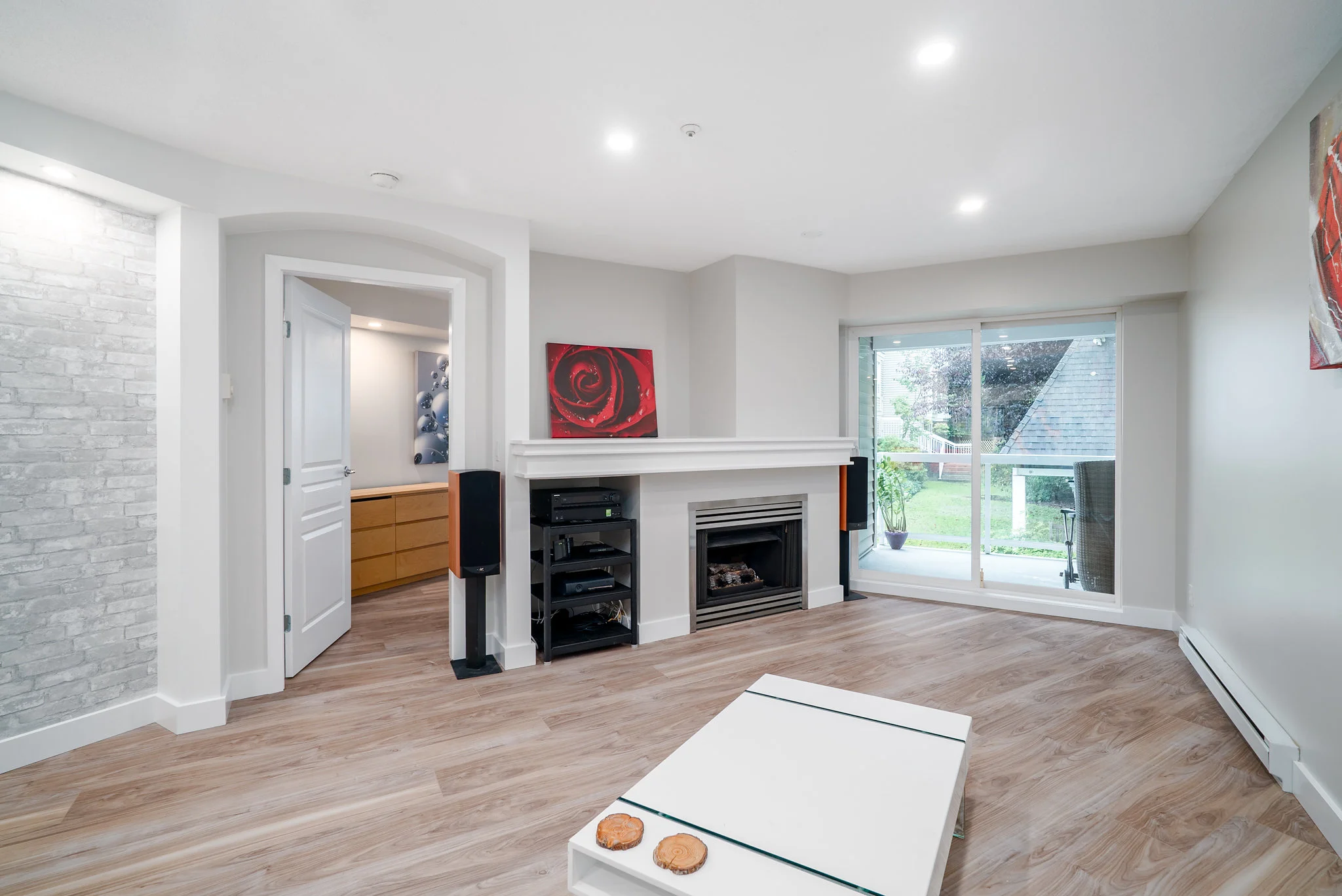 204 3033 Terravista Pl Port-print-012-5-Living Room-3936x2624-300dpi.jpg