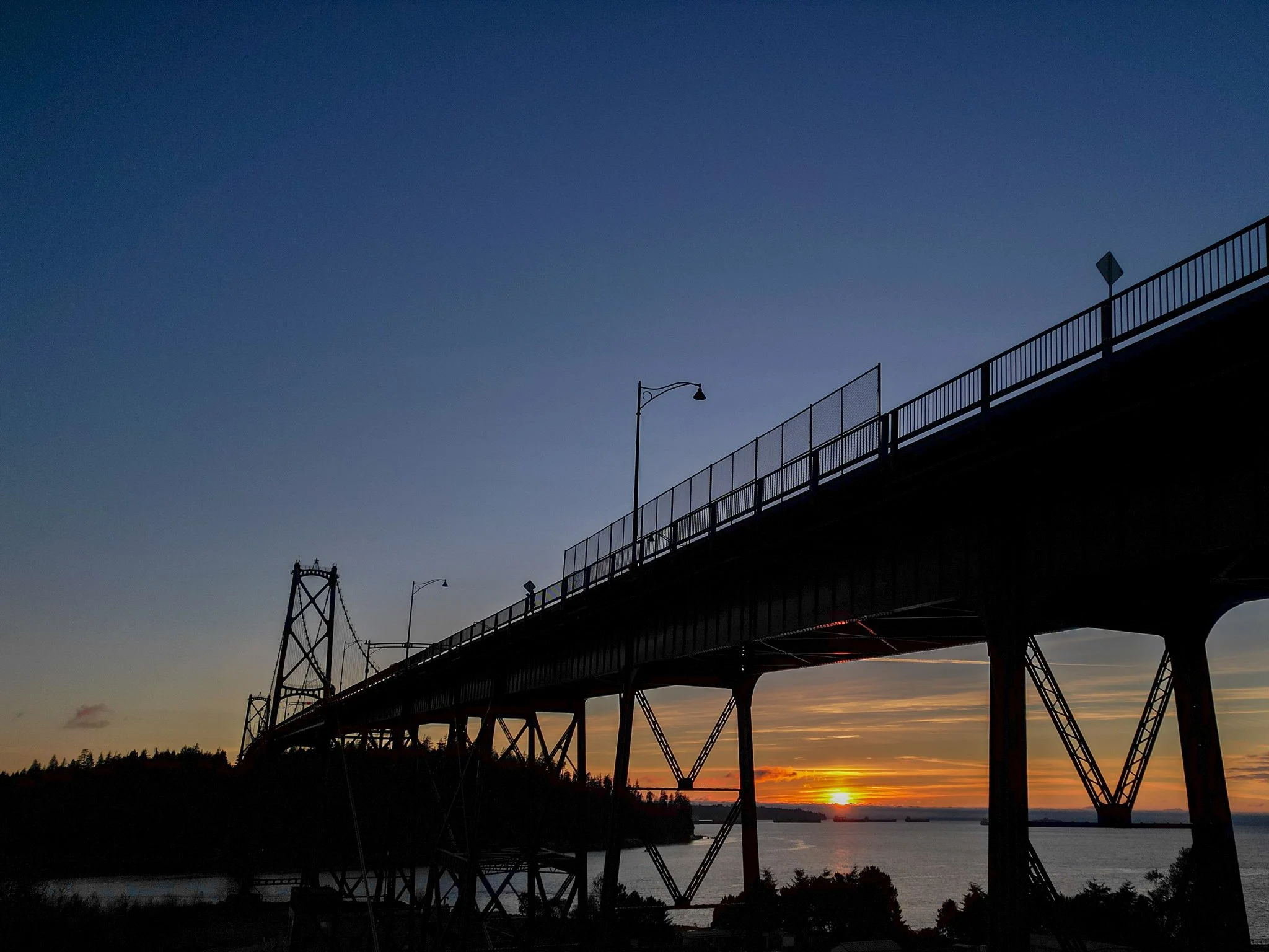 Lions Gate Bridge.jpg