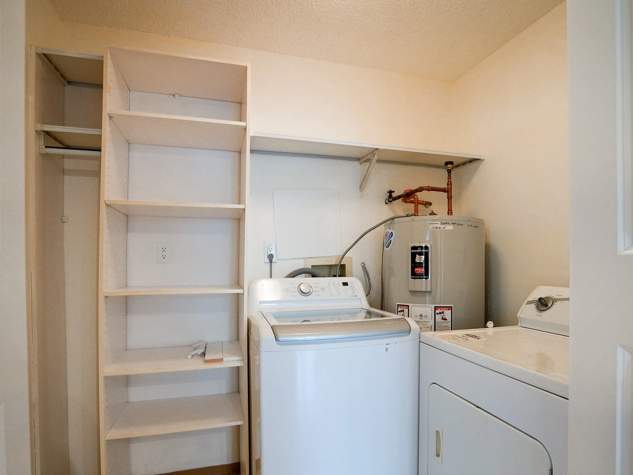 101 1845 Robson MLS 2026-11.jpg