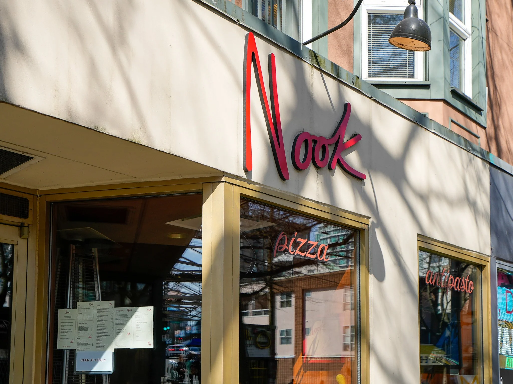 101 1845 Robson MLS 2026-14.jpg