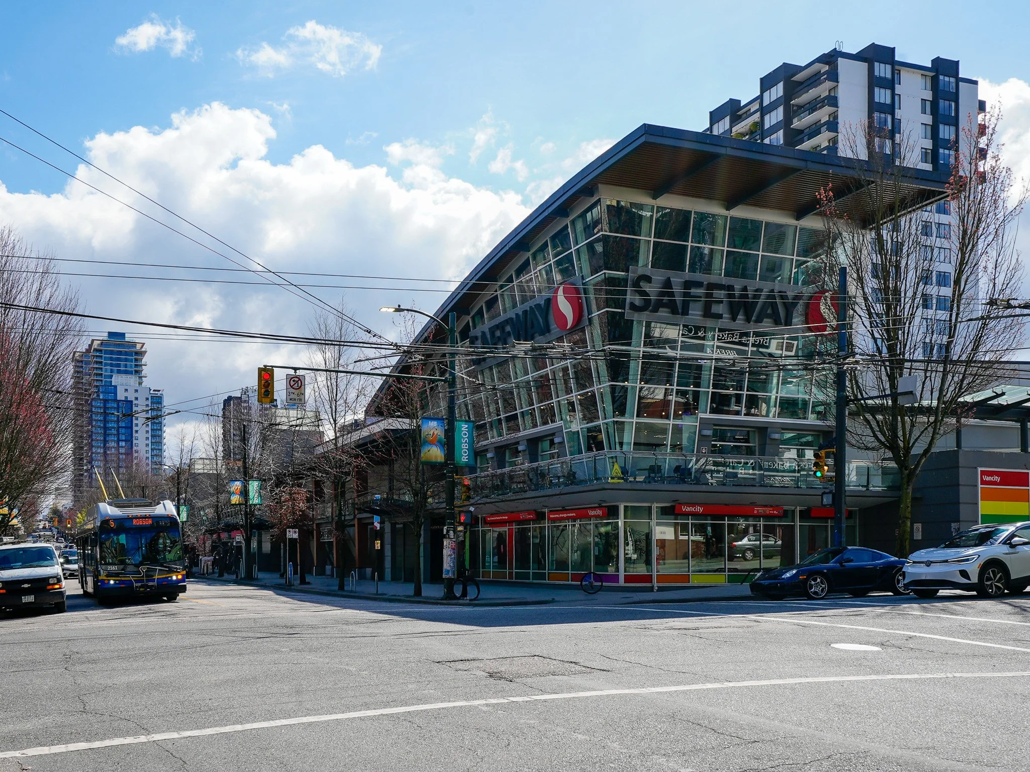 101 1845 Robson MLS 2026-13.jpg