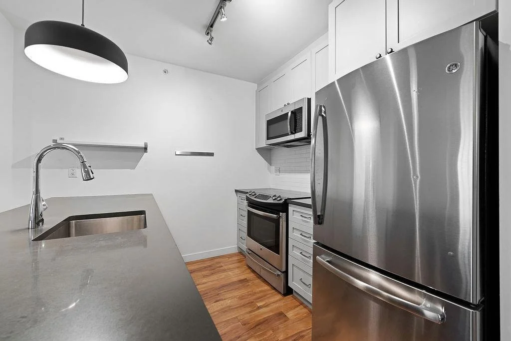 289 E 6th Ave Shine-2.jpg