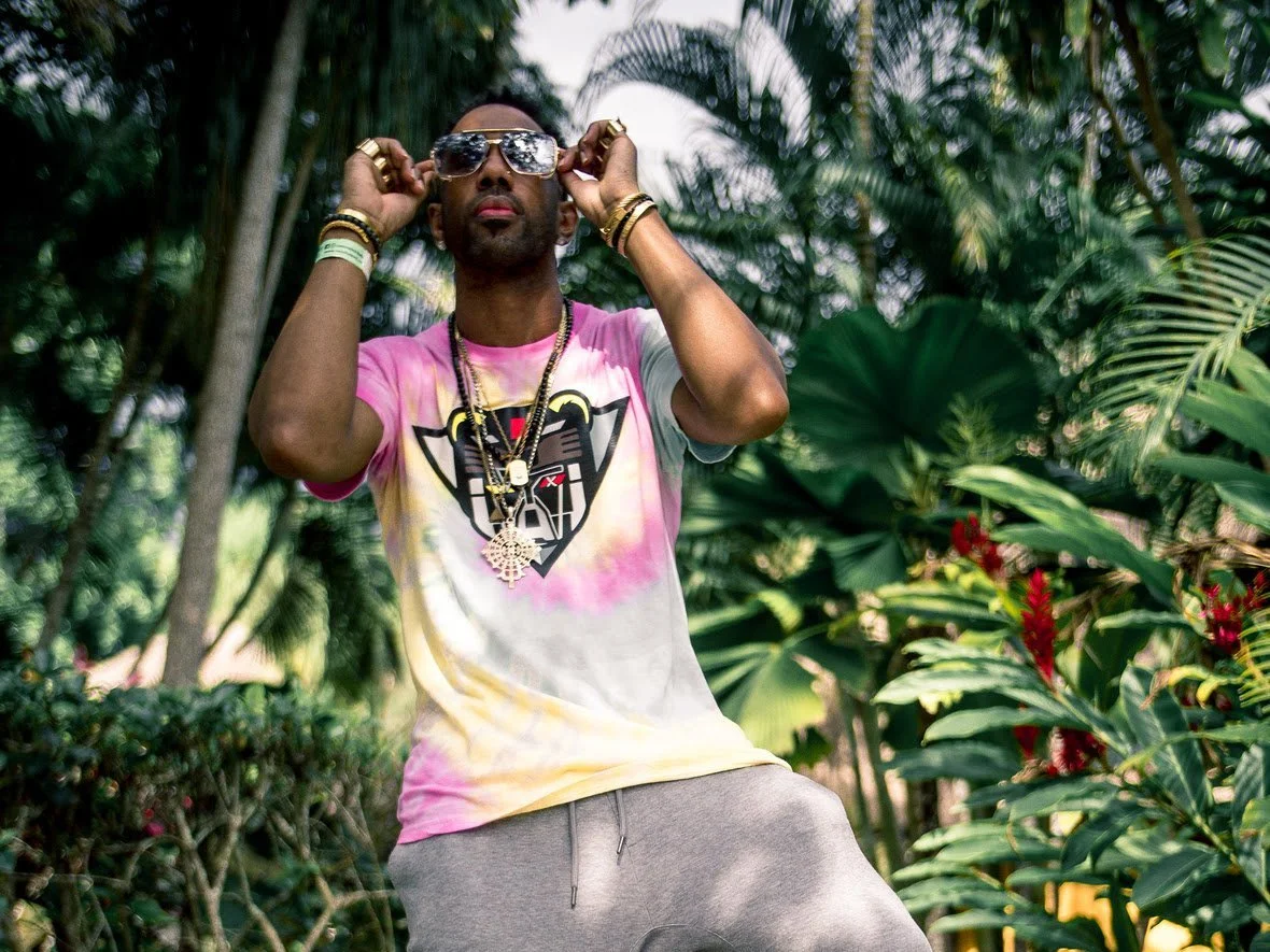 video: LONGLIVECZAR, "IN MY BAG"