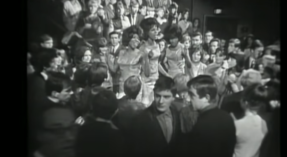  MARTHA and THE VANDELLAS - Dancing In The Street (1964) (Remastered) 
