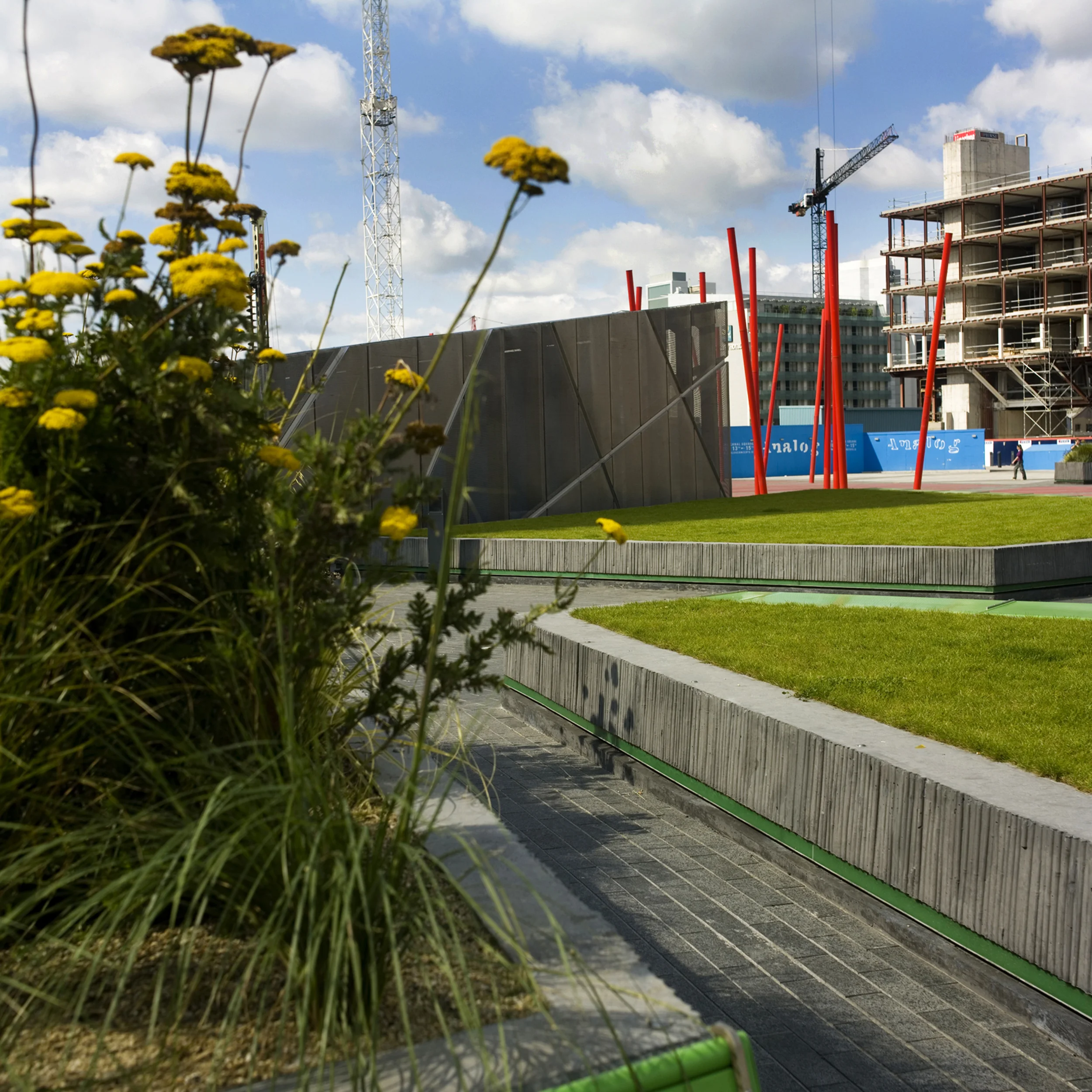 Grand Canal Square — Ground