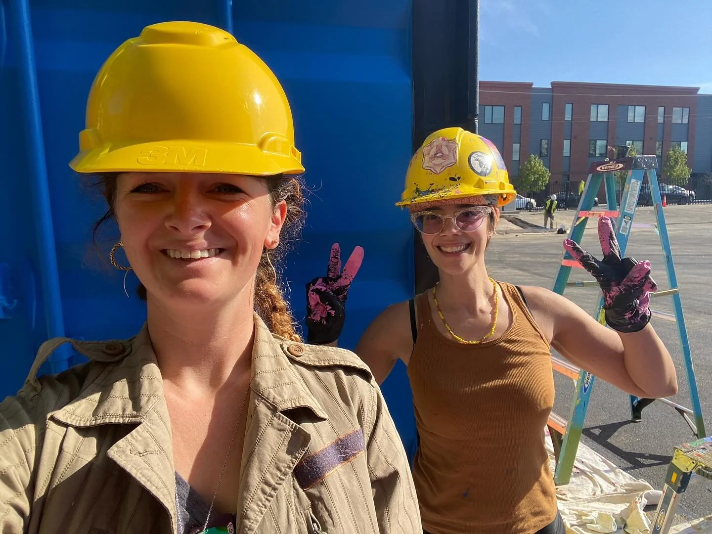 some fall projects with the @amberpublicart family 🍂🍁🍃🌻 assisting on a schoolyard project, designed and led by @lindafernandy @keir.majid - these shipping containers will be used as snack bars and school yard storage! 
✨✨and we restored a 20yr ol
