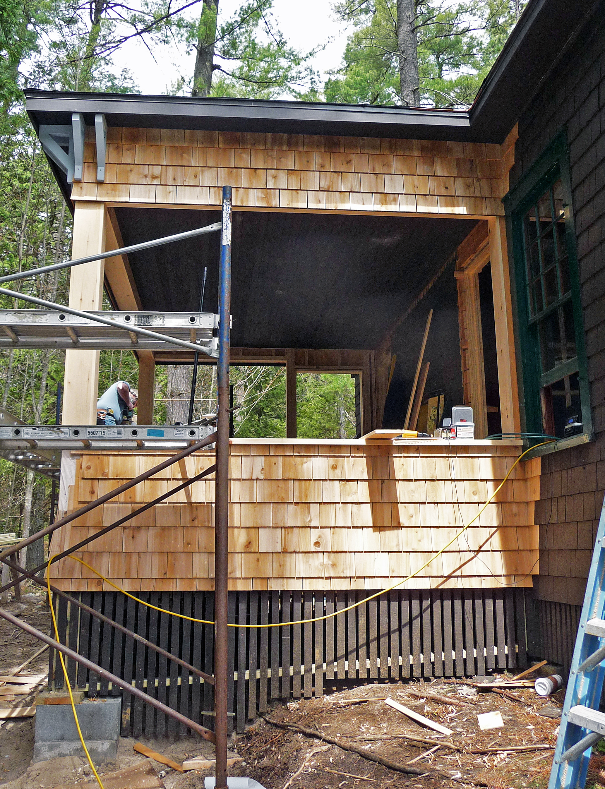 Screen porch construction