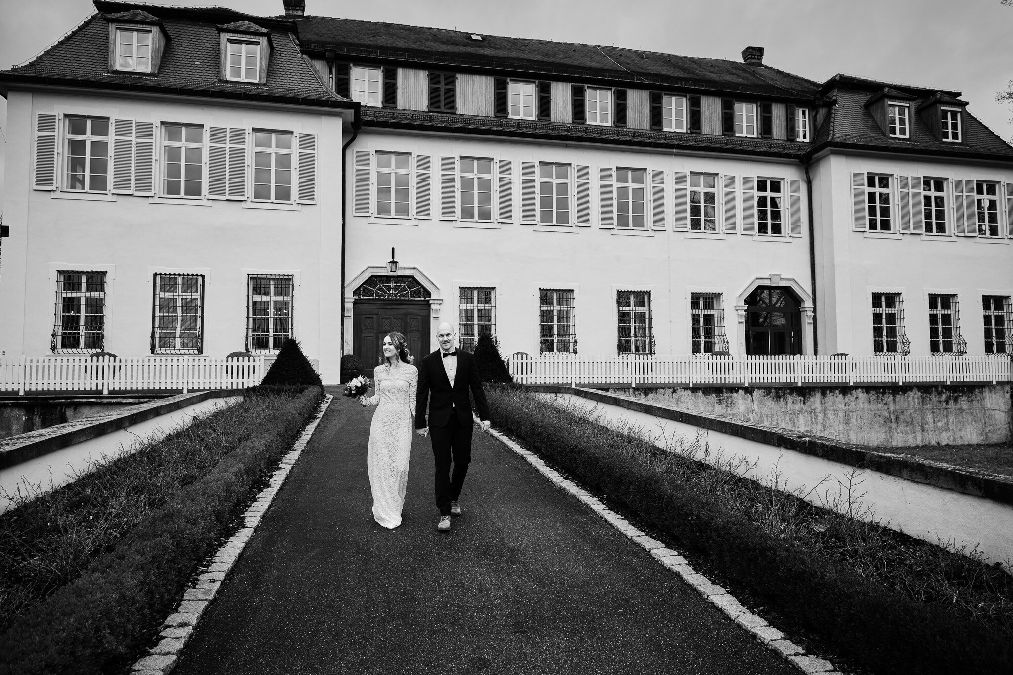 Brautpaar vor Schloss Freudental