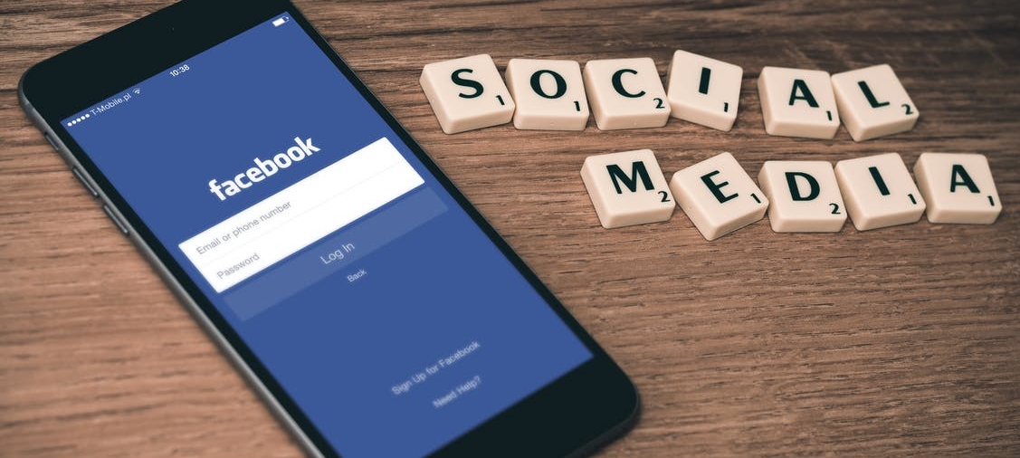 social media pexels-photo-199497.jpeg