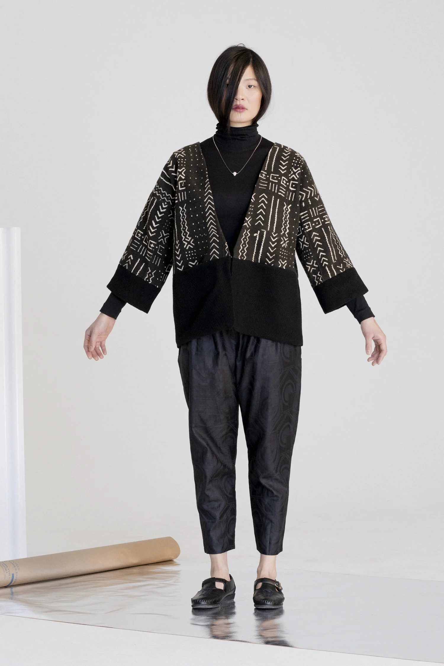 019 - Veste Bogolan et laine vierge noire