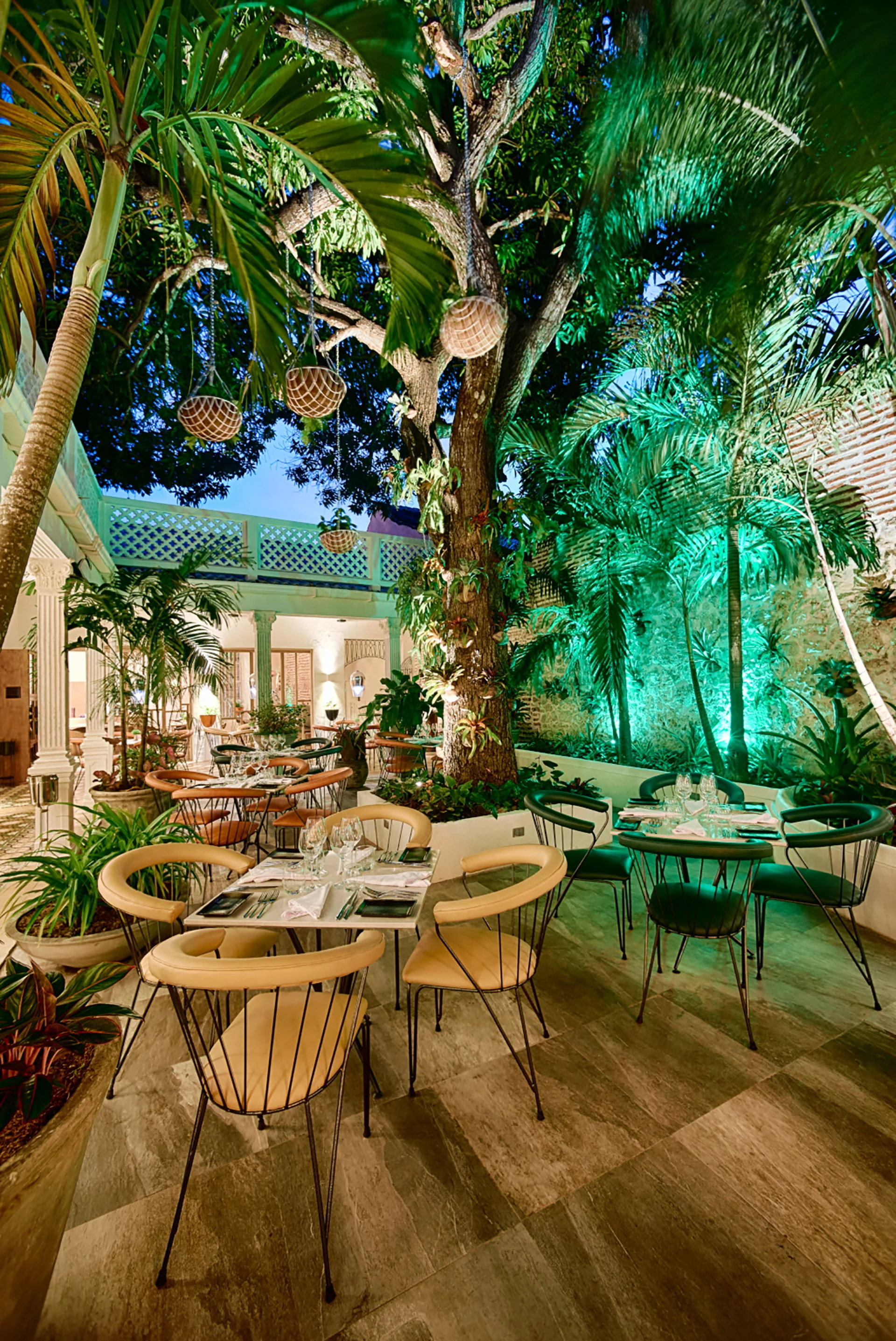 Carmen-Patio_ok.jpg