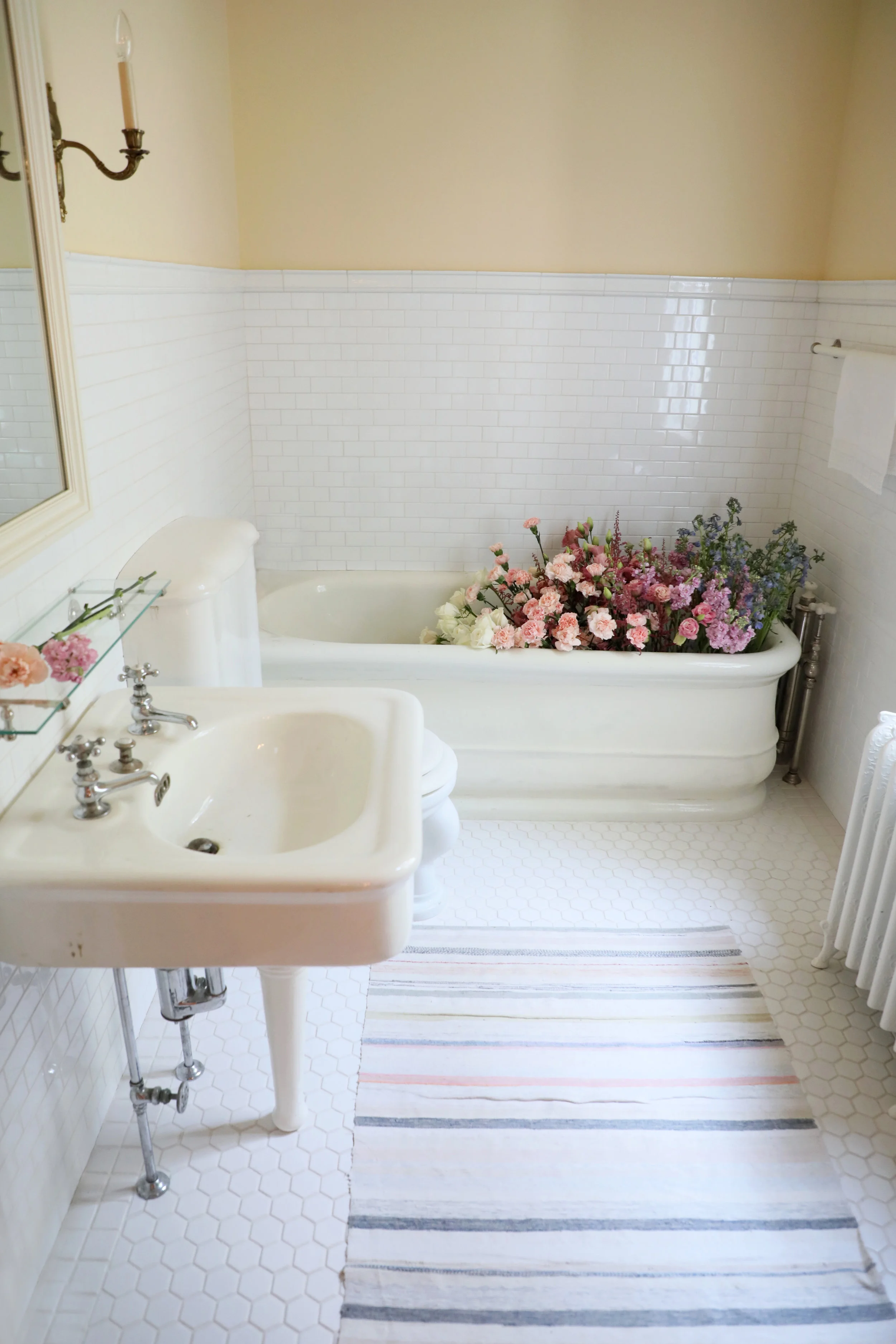BATHROOM2_EDITED.jpg