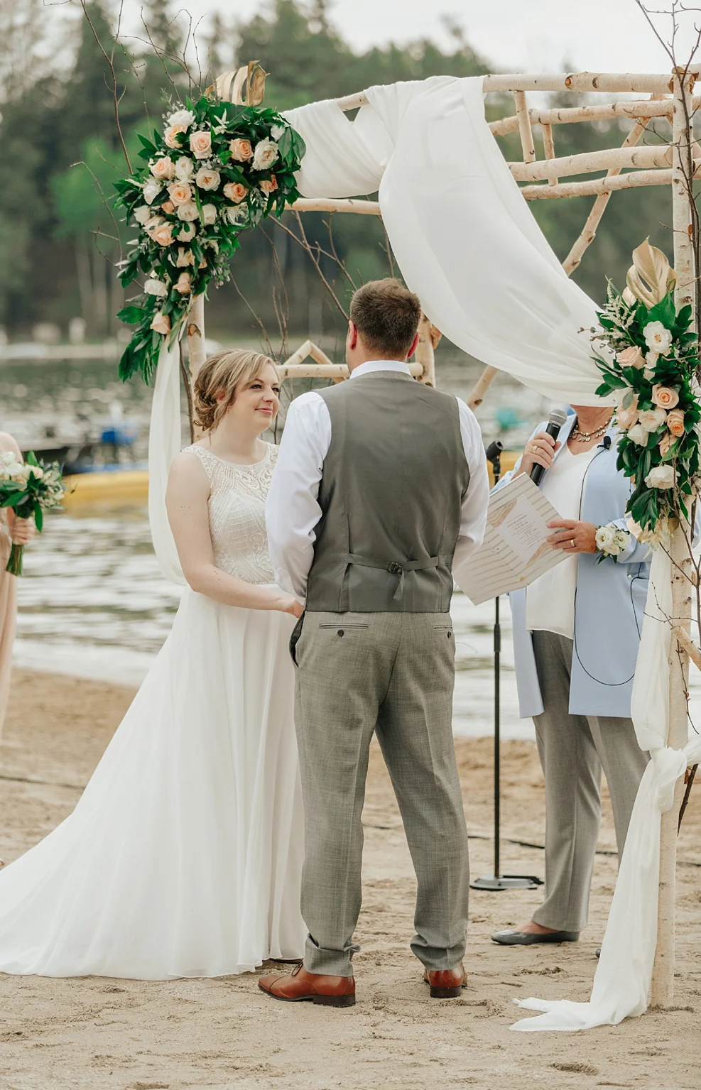 Weddingplanner-Wisconsin-Elkhartlake-osthoff.jpg