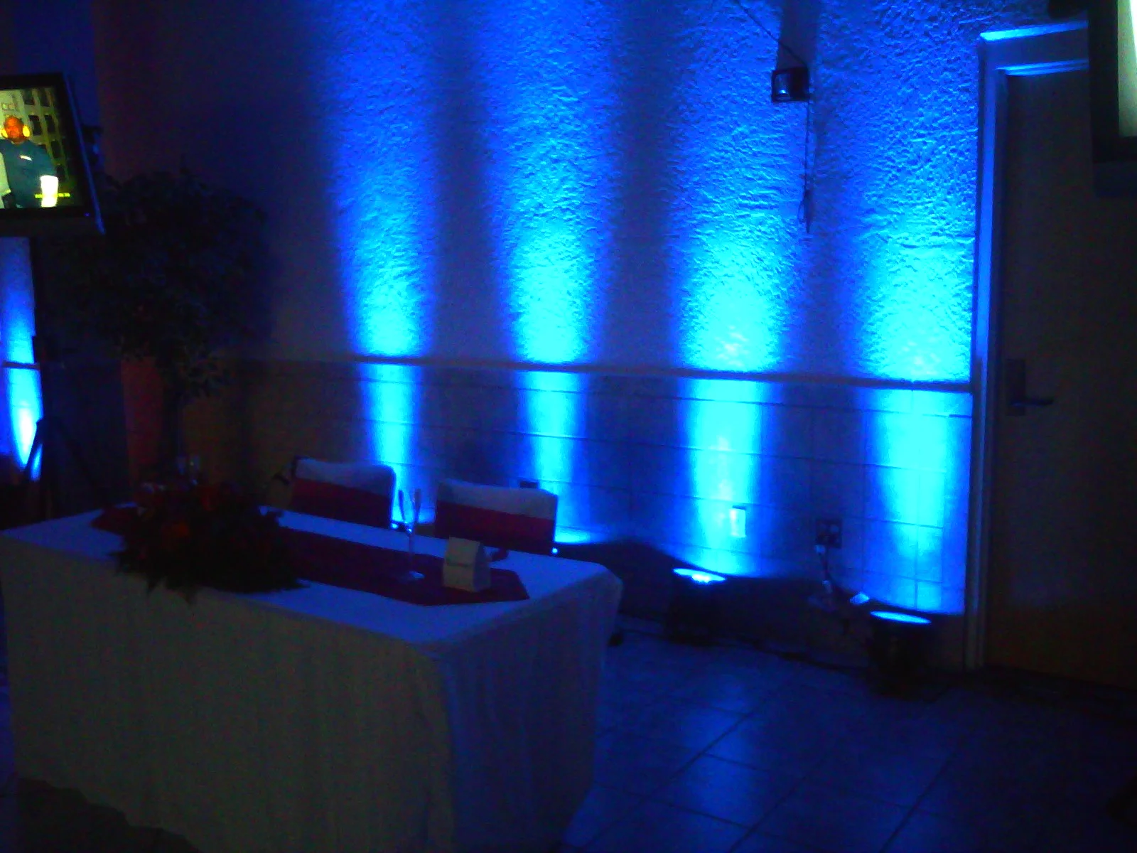 4 blue up-lights