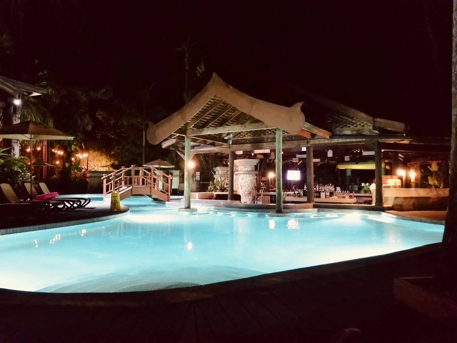 The view from the hot tub. You can see the beautiful pool and late night bar. There was live music every night just beyond the bar here. It was gorgeous.