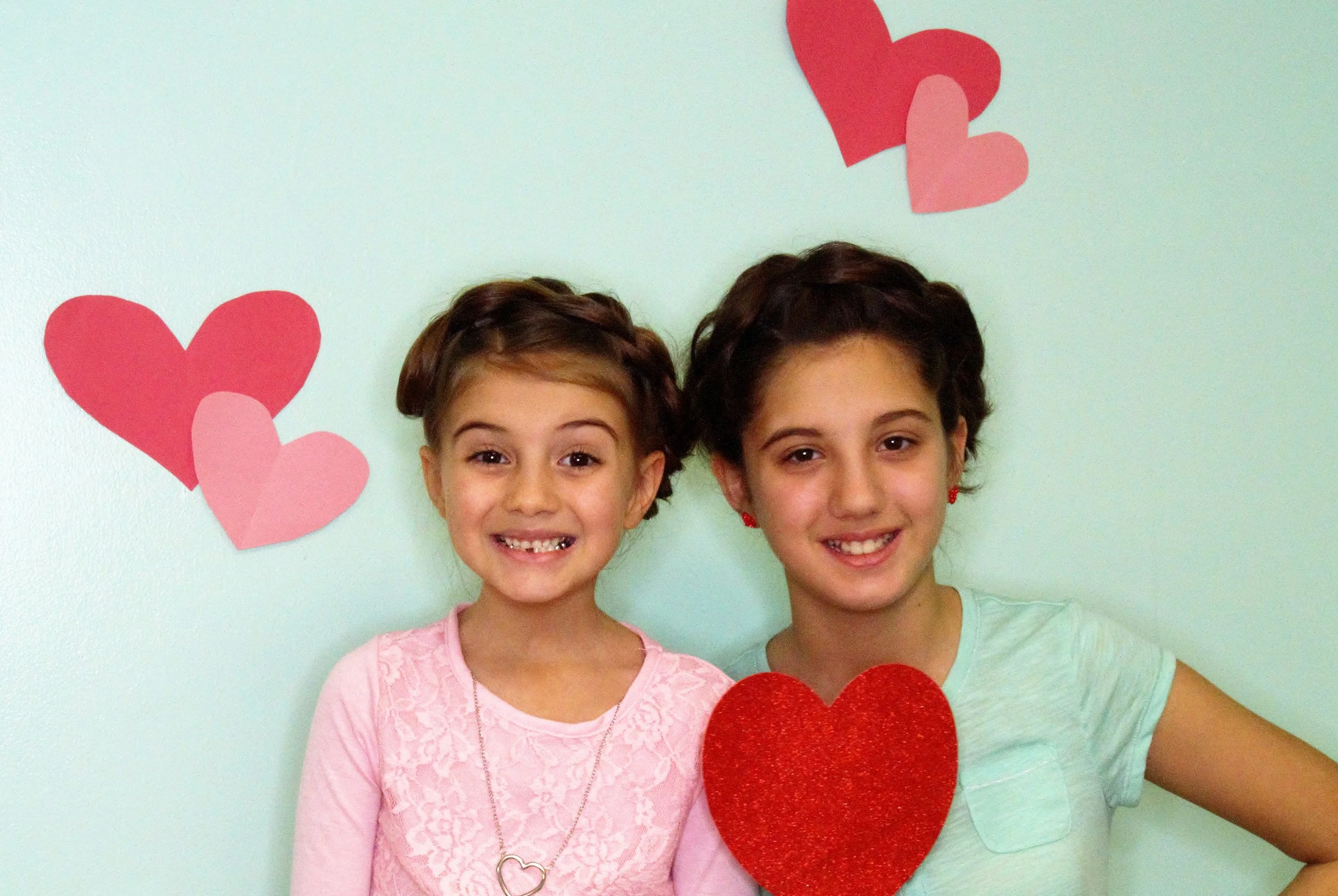 My beautiful models, Isabella and Lorena rocking their pull through braided crown. So grateful for these two!!