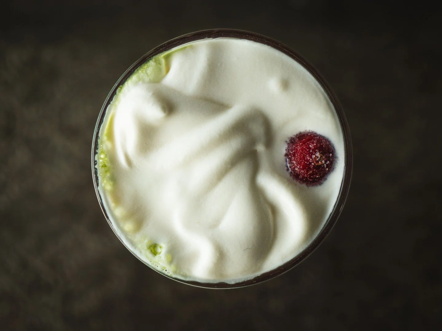 OUR FALL & WINTER MENU IS OFFICIALLY HERE!
Take a peek at the full lineup on our website (link in bio)...and better yet - come down and taste test for yourself :) 
📸 here: Cranberry White Chocolate Iced Matcha 
@theteagirl Uji matcha / spiced