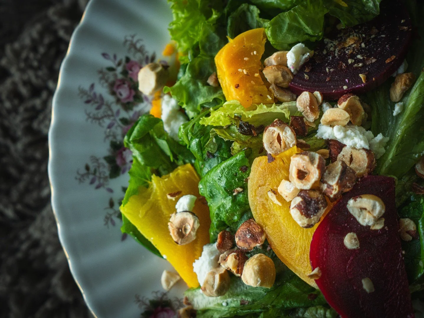 For most, salads aren't inherently oozing with sex appeal. 
BUT - these new additions to the fall & winter menu may even spark interest in the hardcore meat-atarians who are dangerously close to scurvy 🏴‍☠️⚓
📸1: Winter Green Salad 
@verti