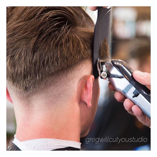 It&rsquo;s not only about skill, it&rsquo;s also all about having the right tools. When you&rsquo;re barber has everything he/she needs to execute a great cut, most of the work is already done.
#mizutani #wahl #babyliss #clipperovercomb #skintaper
