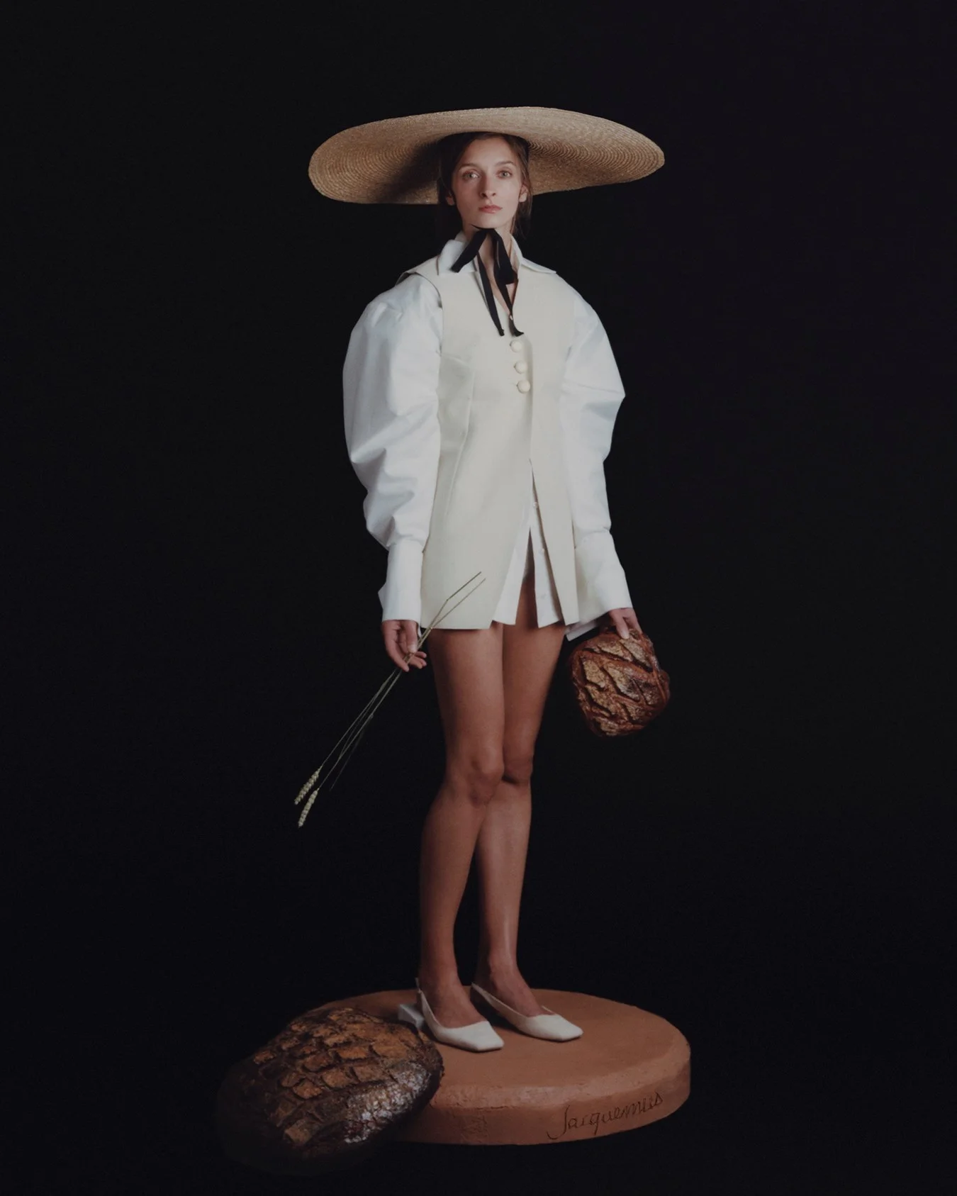 La Femme au Pain (The Woman with Bread) Photography David Luraschi, artistic direction Simon Porte Jacquemus
