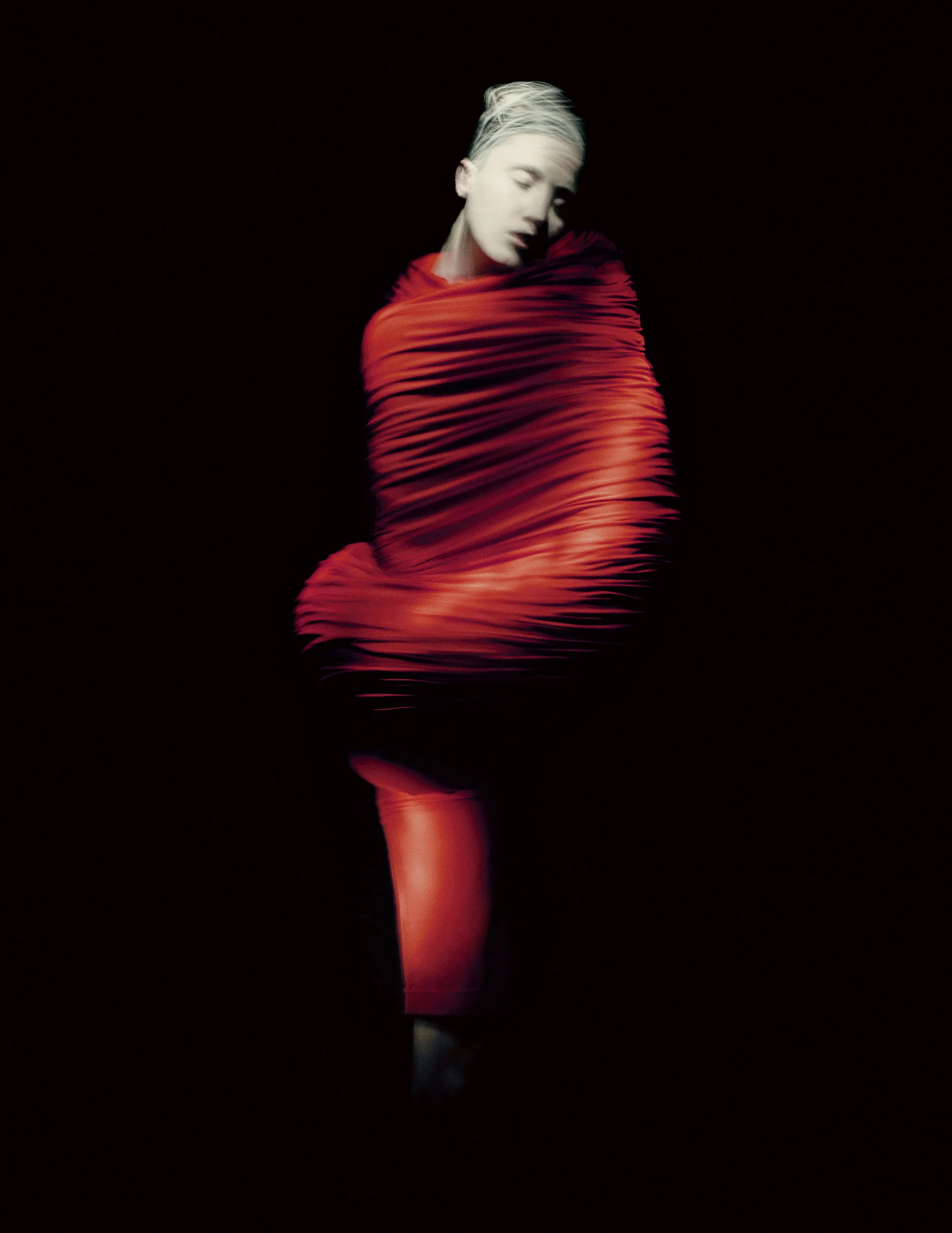 Body Meets Dress–Dress Meets Body,spring/summer 1997; Courtesy of Comme des Garçons.Photograph by © Paolo Roversi; Courtesy of The Metropolitan Museum of Art