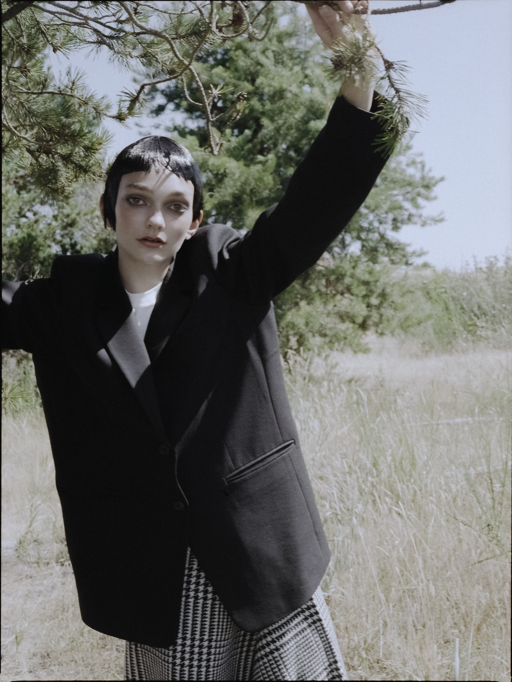 5 Juillet by Laura Baldwinson on Anniversary Magazine