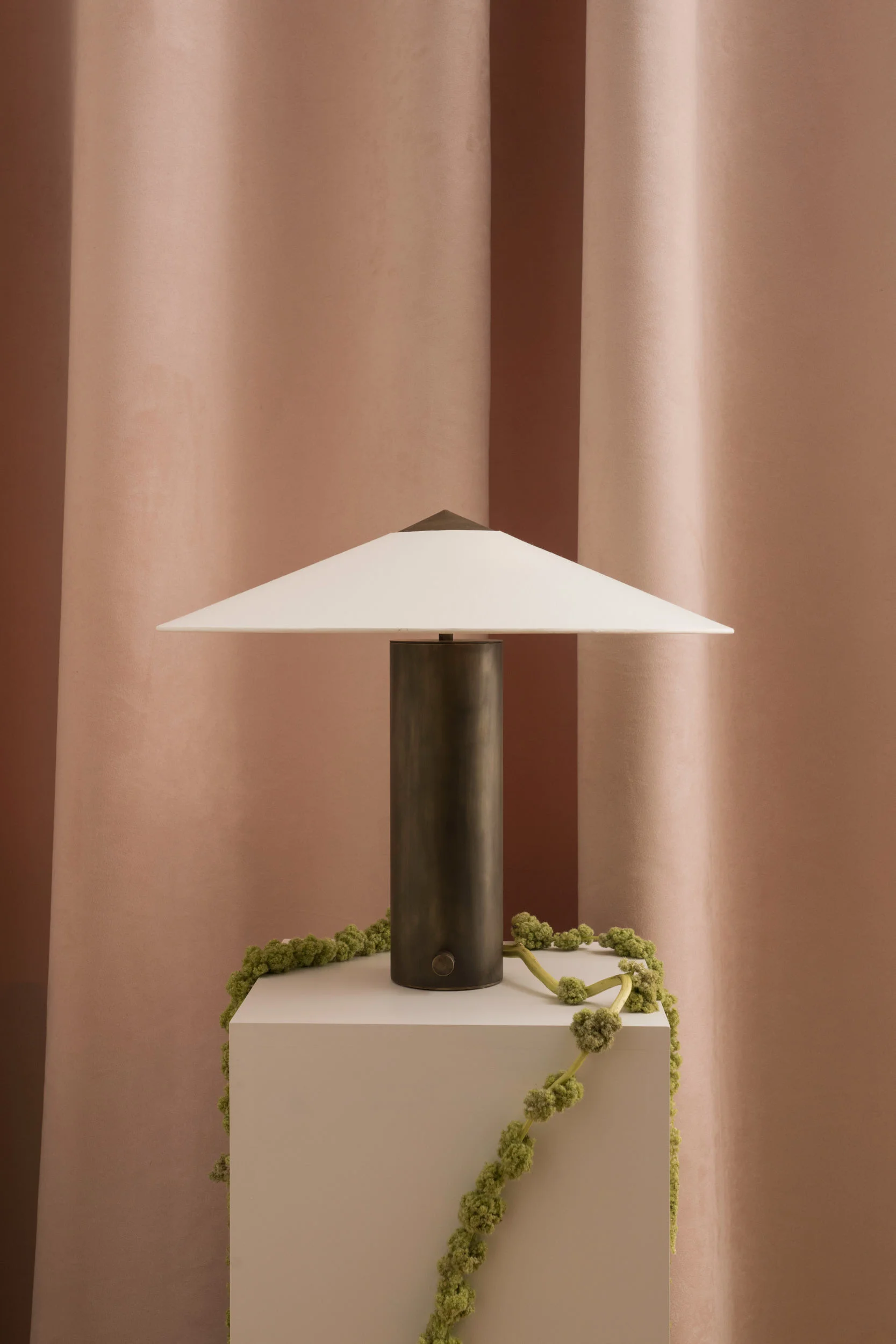 yamatablelamp_small_coilanddrift_byseandavidson10.jpg