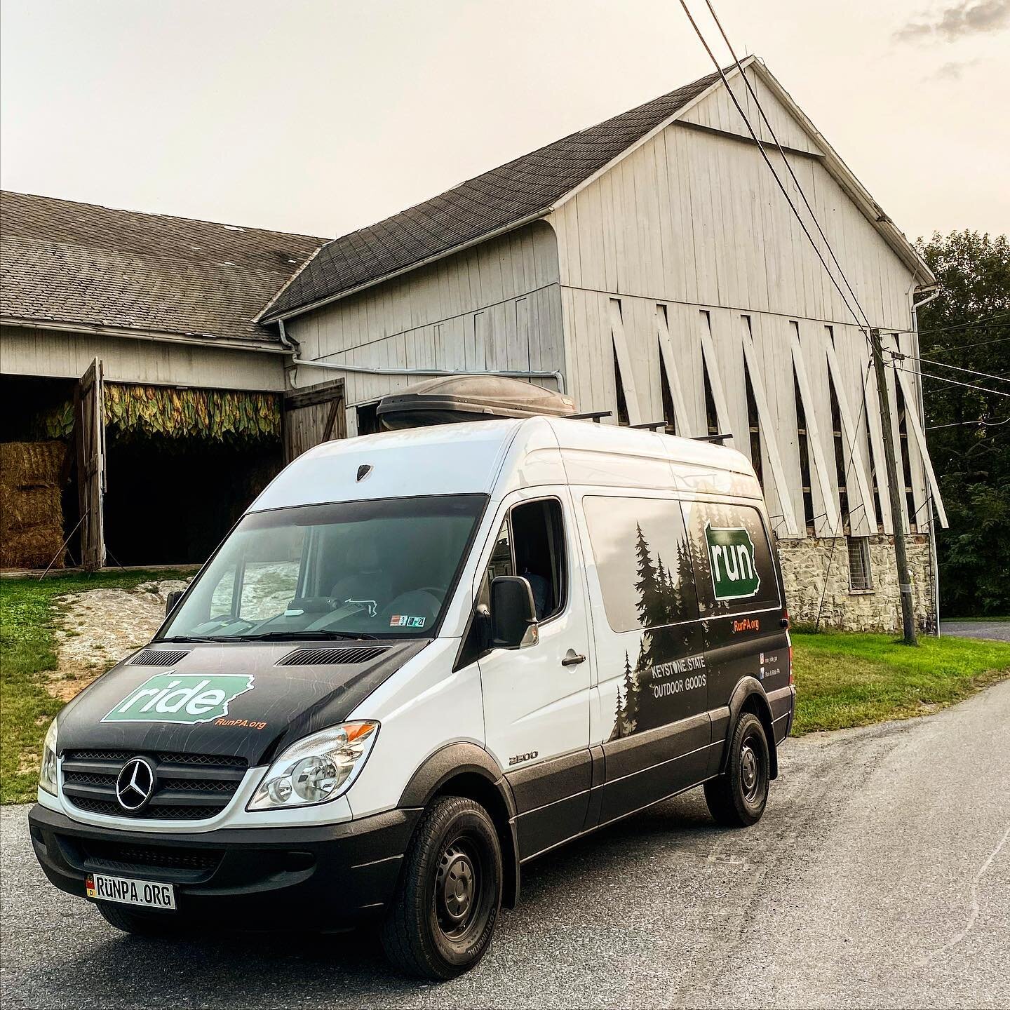 A quick Lancaster RT run by the t&rsquo;backy barn while the lad is at training.  #RunPA #findingtime2run #lancasterpa #lancastertabaco #sprintervan #vanlife #sprintervanlife #ridepa 
RunPA.org