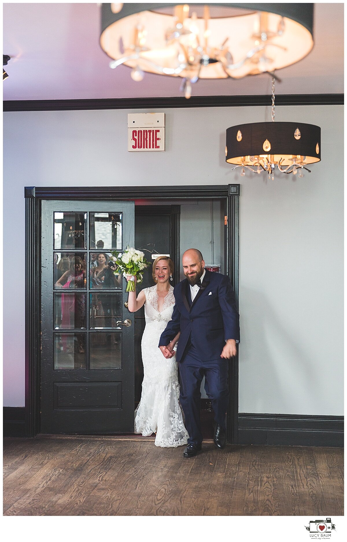 LucyBaumPhotography_VieuxPortSteakhouseMontrealWedding-101.jpg