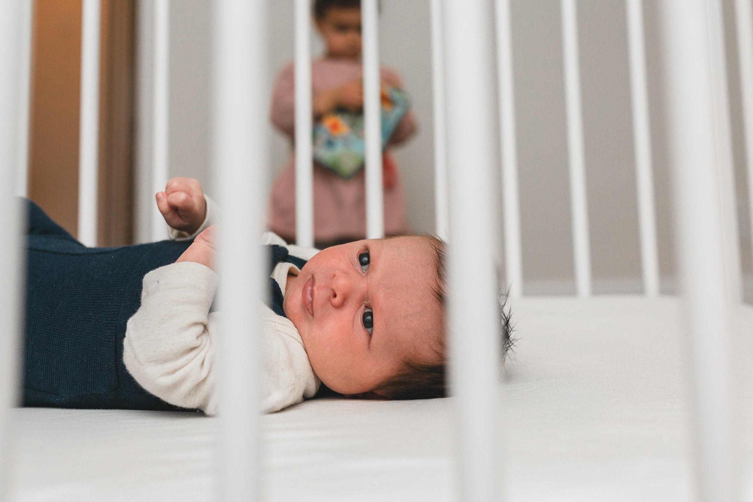 LucyBaumMontrealNewbornPhotographer_NDGFamilySession-10.jpg