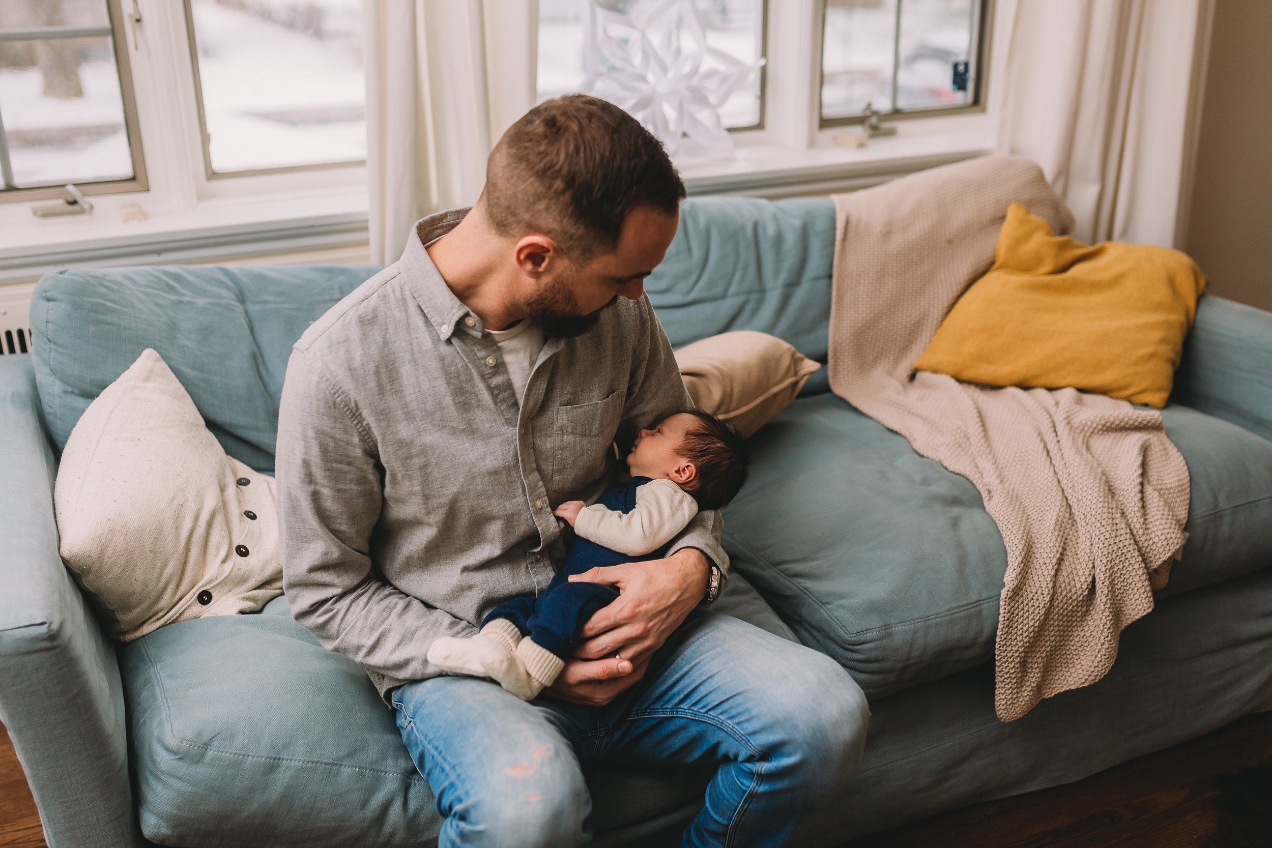 LucyBaumMontrealNewbornPhotographer_NDGFamilySession-27.jpg