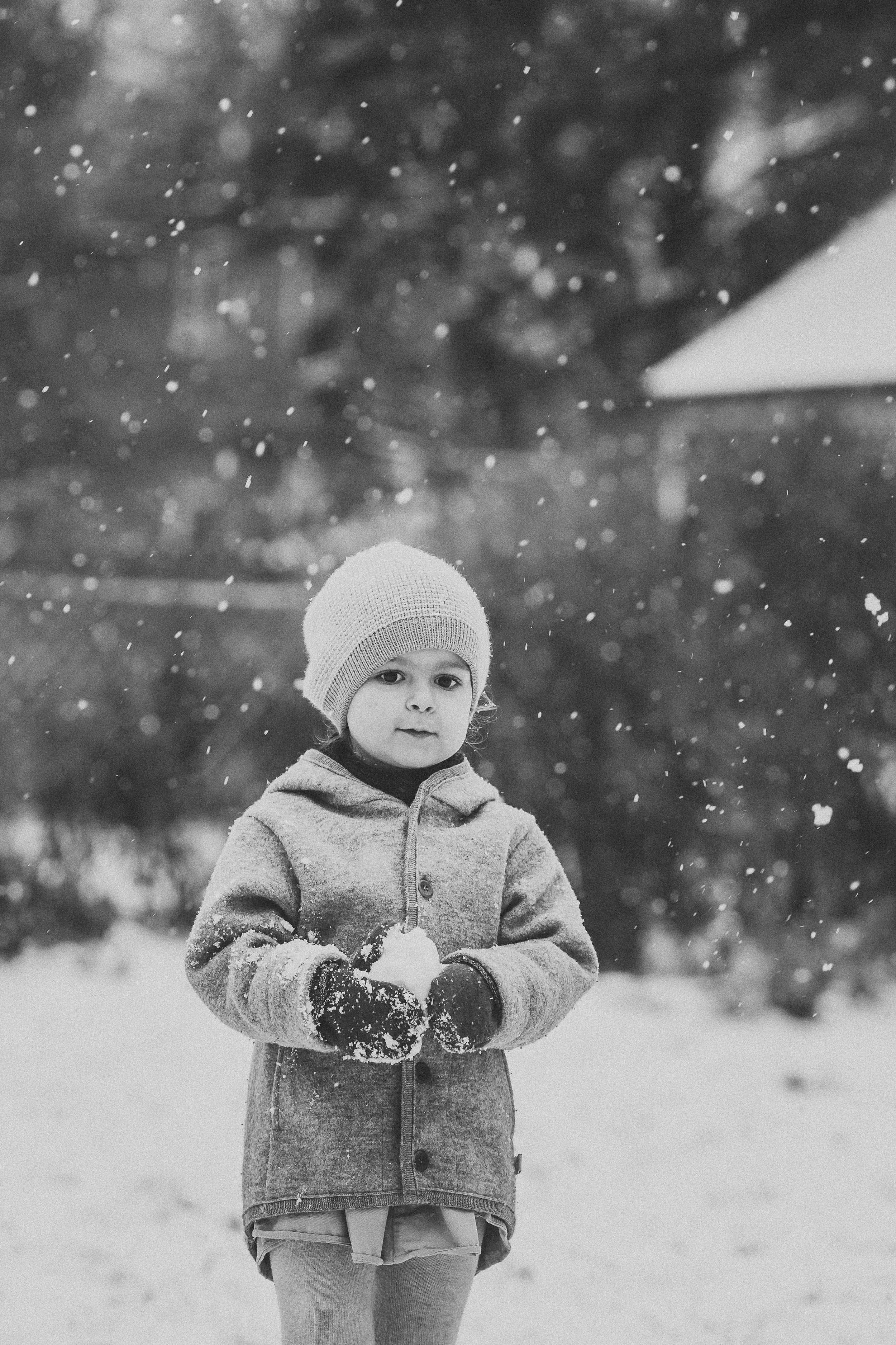 LucyBaumMontrealNewbornPhotographer_NDGFamilySession-68.jpg