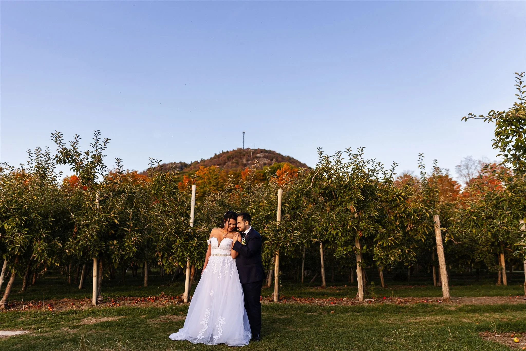 Lucy-Baum-Montreal-Wedding-Photographer-Erabliere-Charbonneau-Oct-2025-H-4_websize (3).jpg