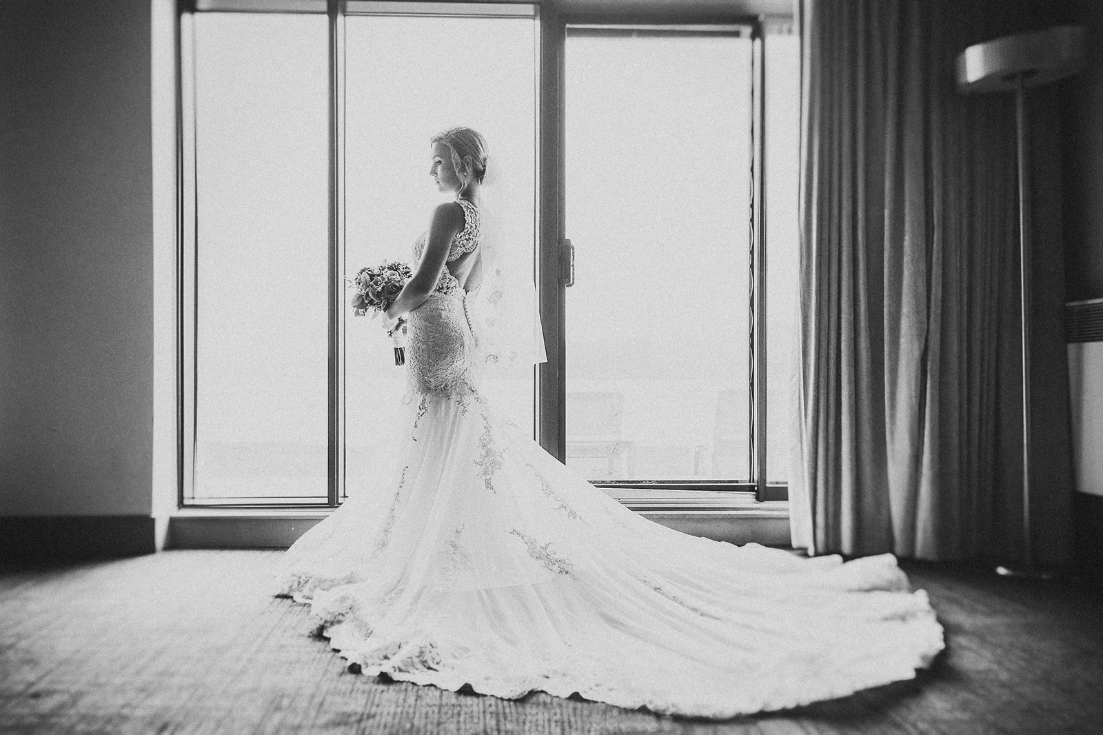 Lucy-Baum-Montreal-Wedding-Photographer-Esterel_Resort-Laurentians-29_websize.jpg