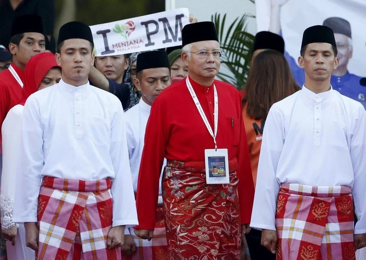 Political Turmoil Accelerates - 700 Million Dollar Scam Worsening Economic Condition in Malaysia 