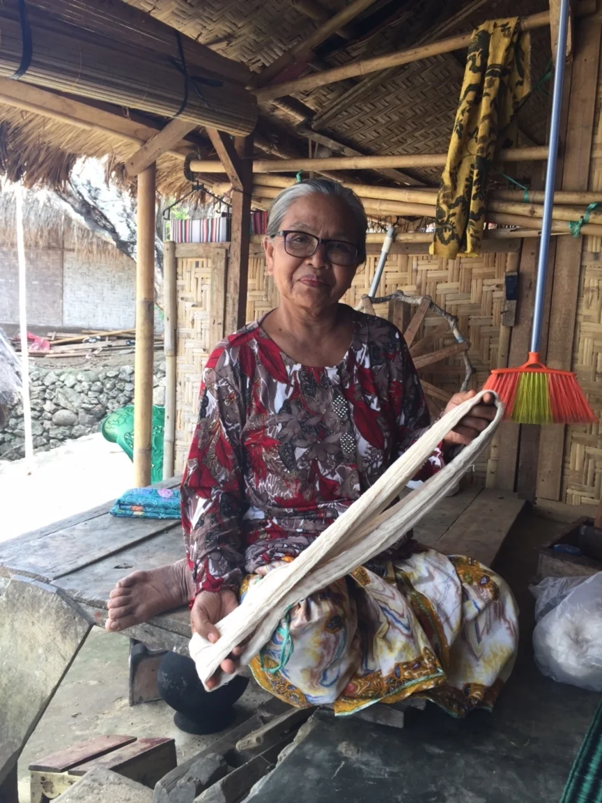Ibu M.