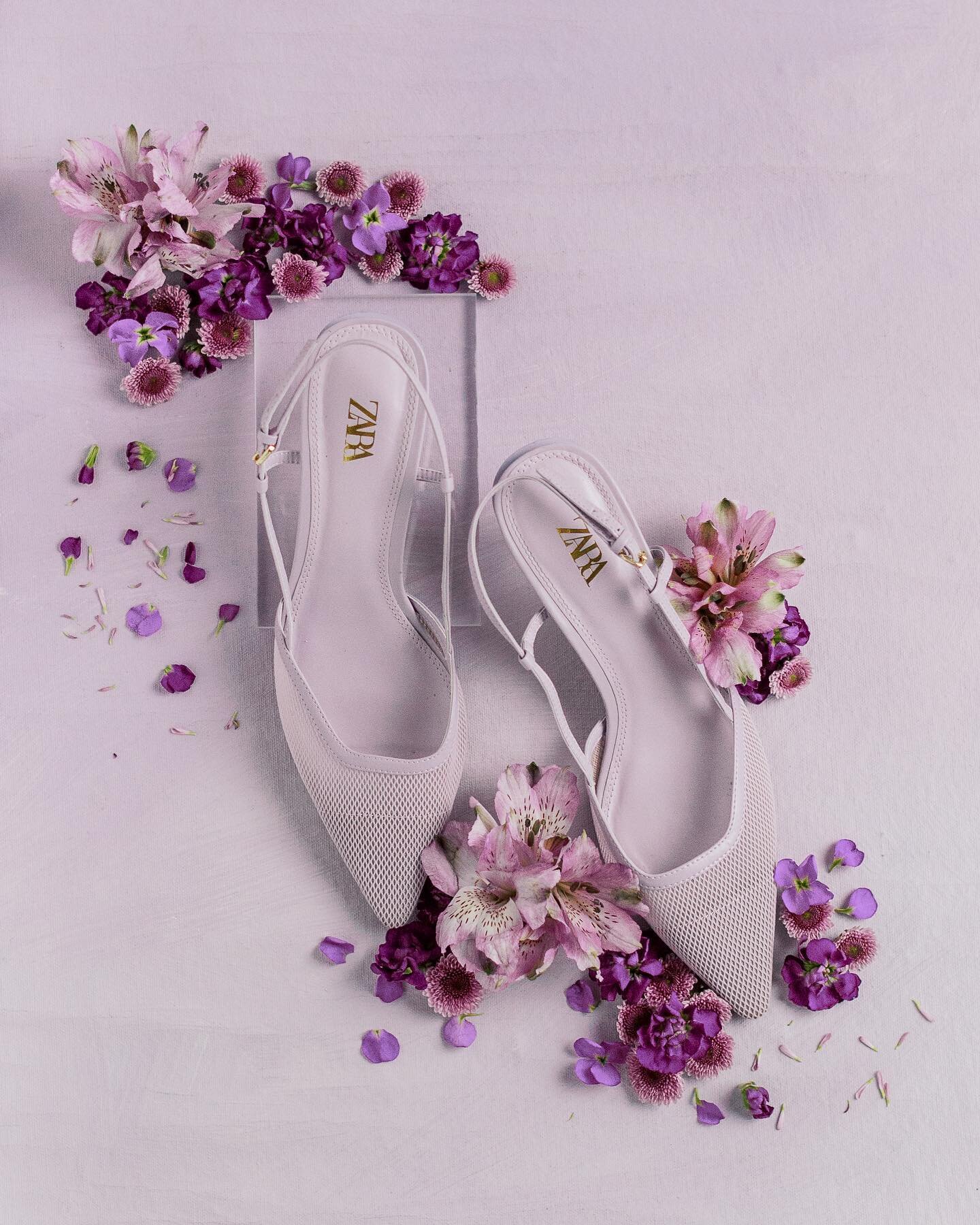SHOES, omg, shoes....who remembers that song/video? It always pops up in my head! 
If you know me (EM) you know I love a good pair of shoes! I truly believe shoes can make or break an outfit and your wedding shoes are no exception! If you haven&rsquo