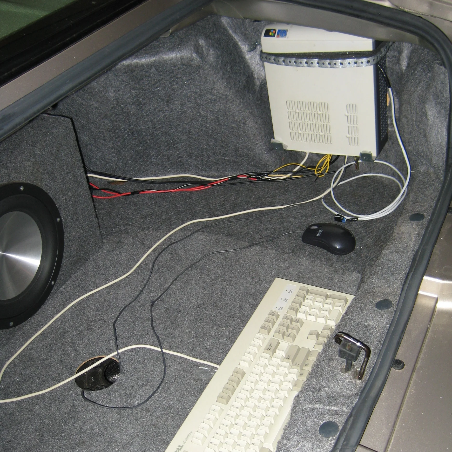 Carputer mounted in the trunk