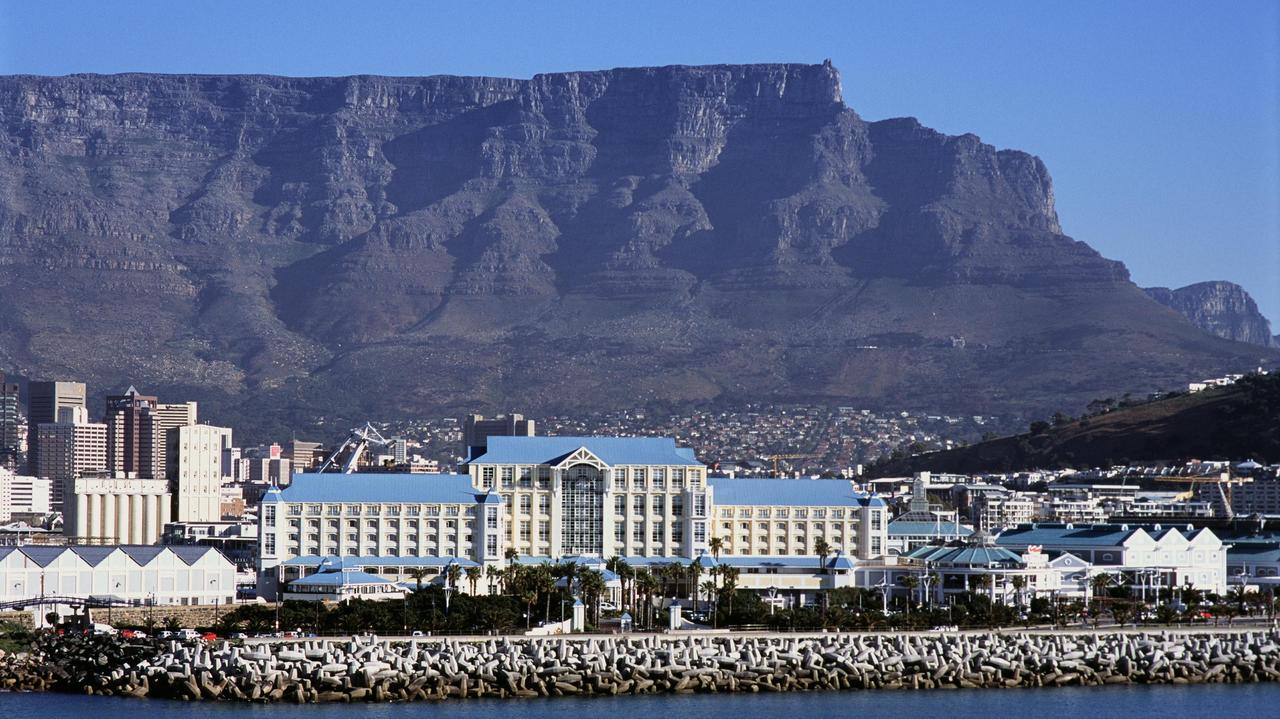 The Table Bay with Table Mountain in the background 2.jpeg