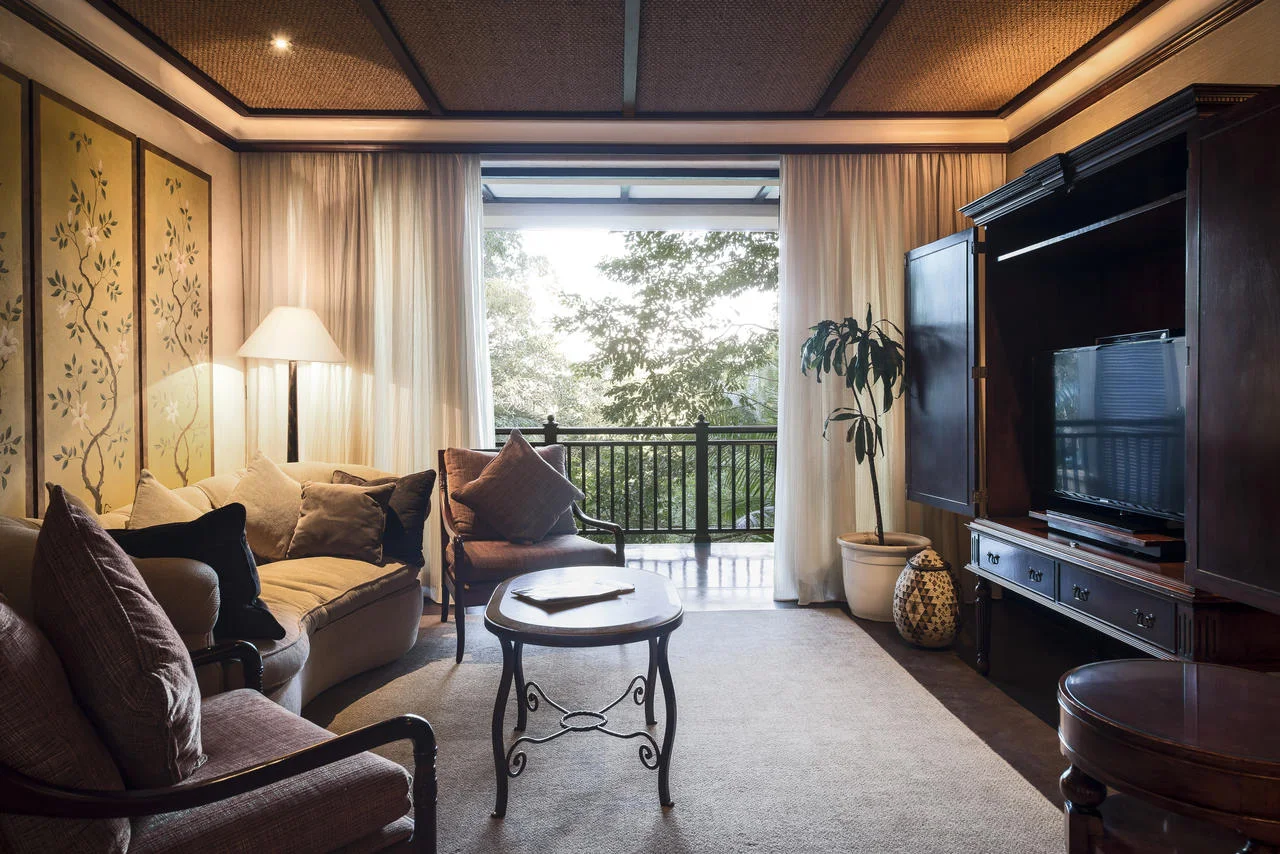 fairmont_suite_lounge.jpg
